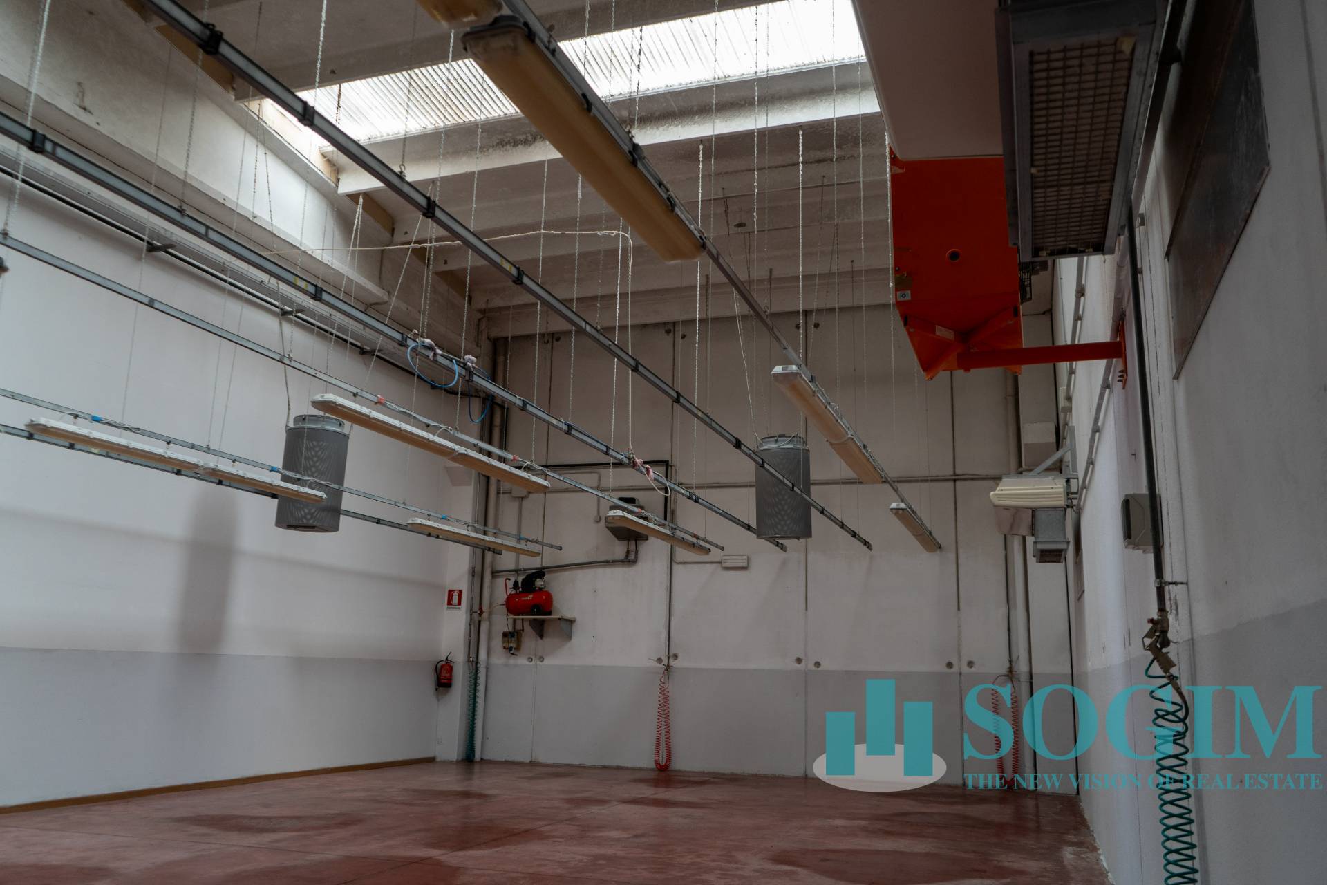 Capannone in vendita a Oltrona di San Mamette