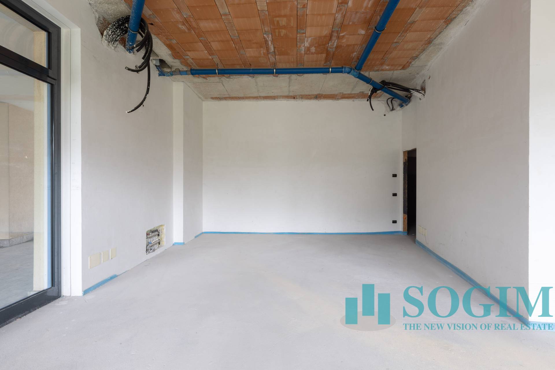 Negozio in vendita a Carugo