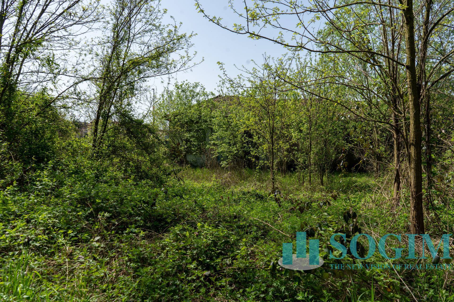 Terreno commerciale in vendita a Cant