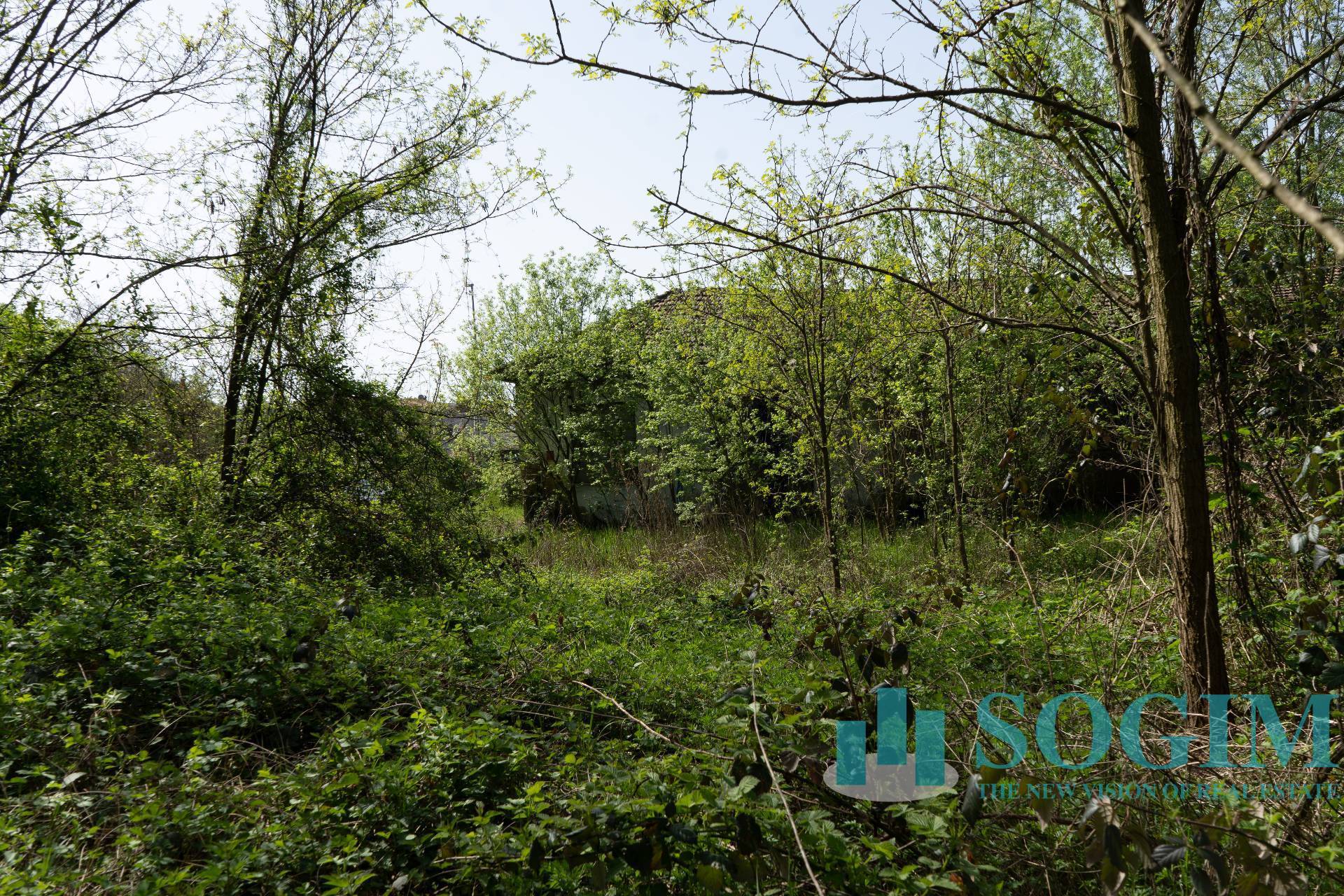 Terreno commerciale in vendita a Cant