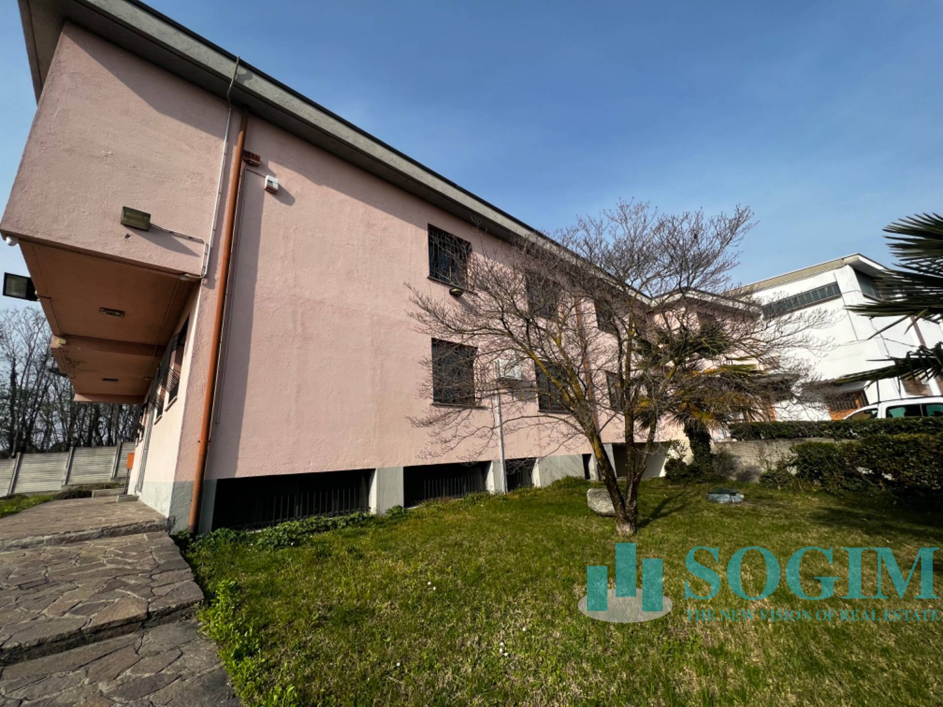 Ufficio in affitto a Vertemate con Minoprio