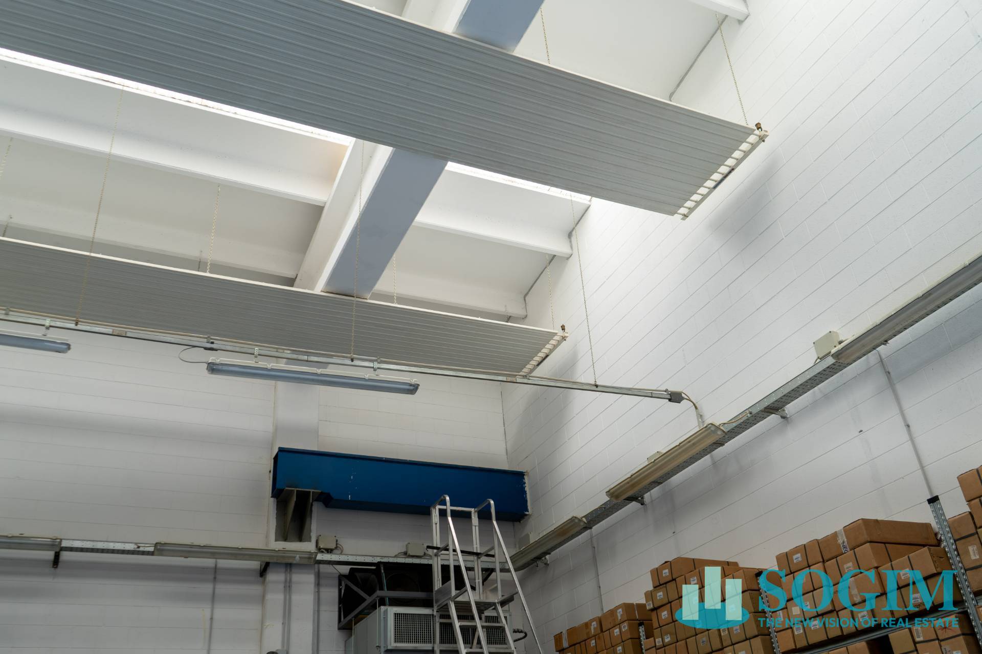 Capannone in vendita a Turate