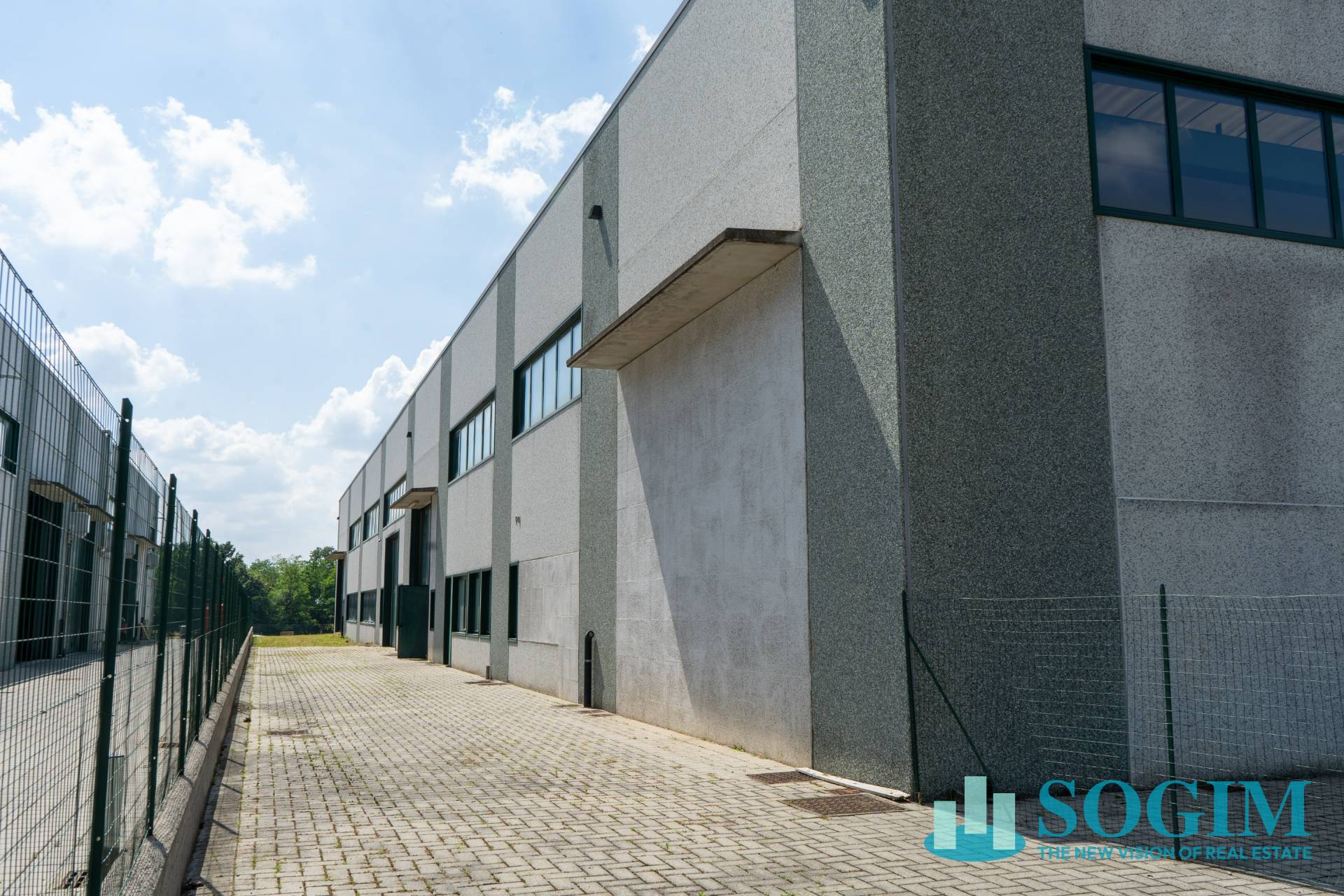 Capannone in vendita a Solbiate con Cagno