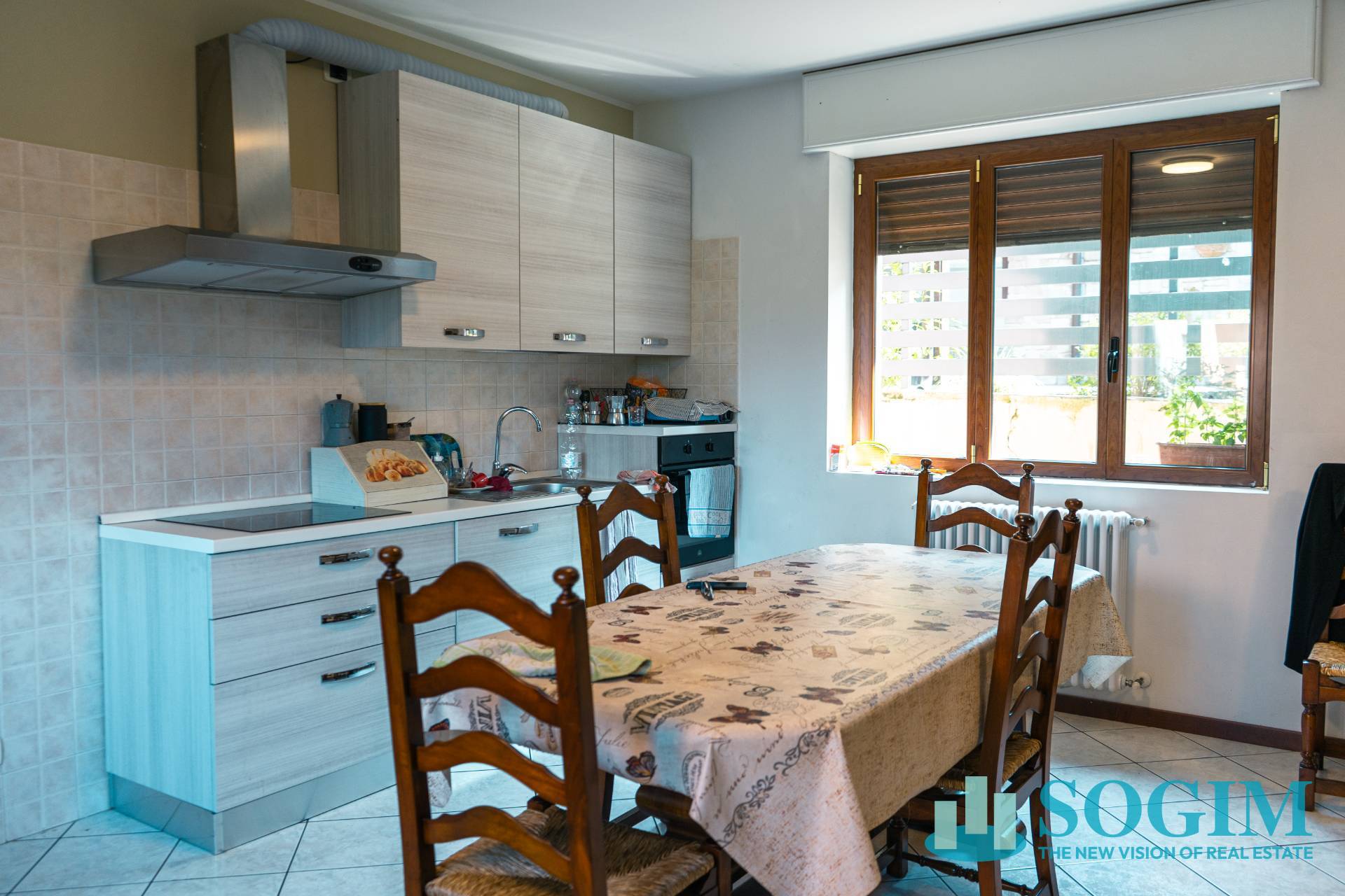 Palazzo in vendita a Figino Serenza