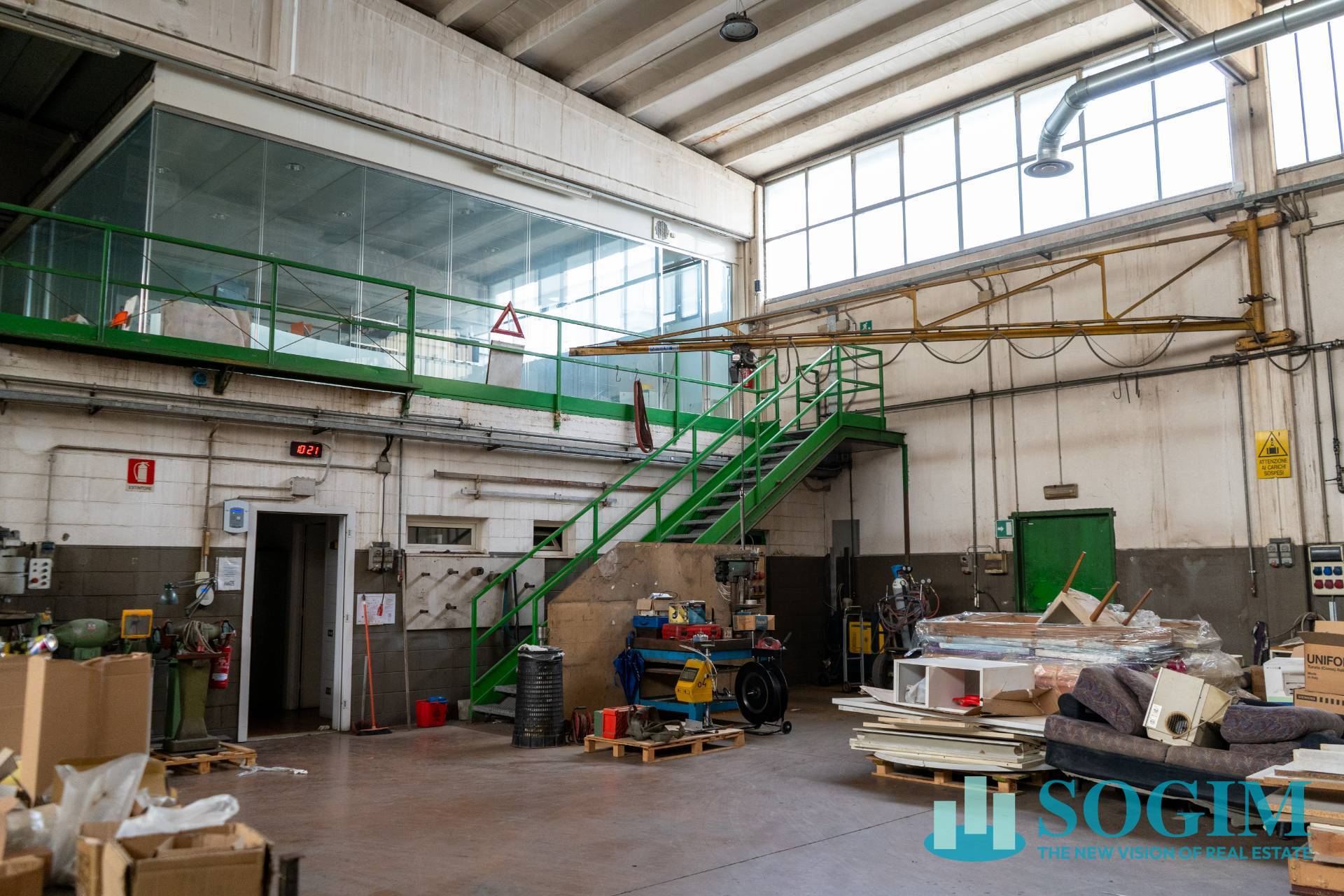 Capannone in vendita a Turate