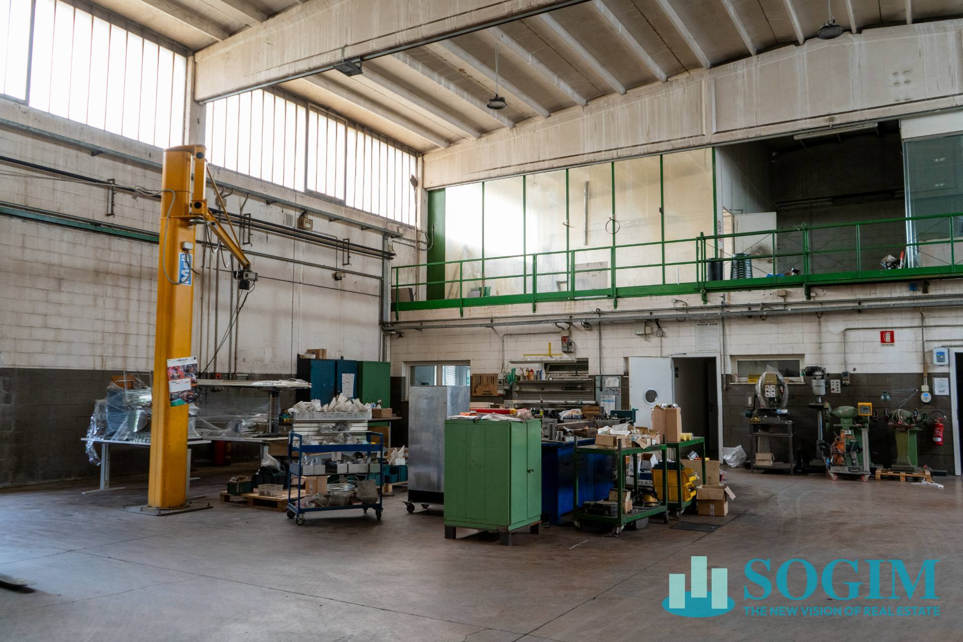 Capannone in vendita a Turate