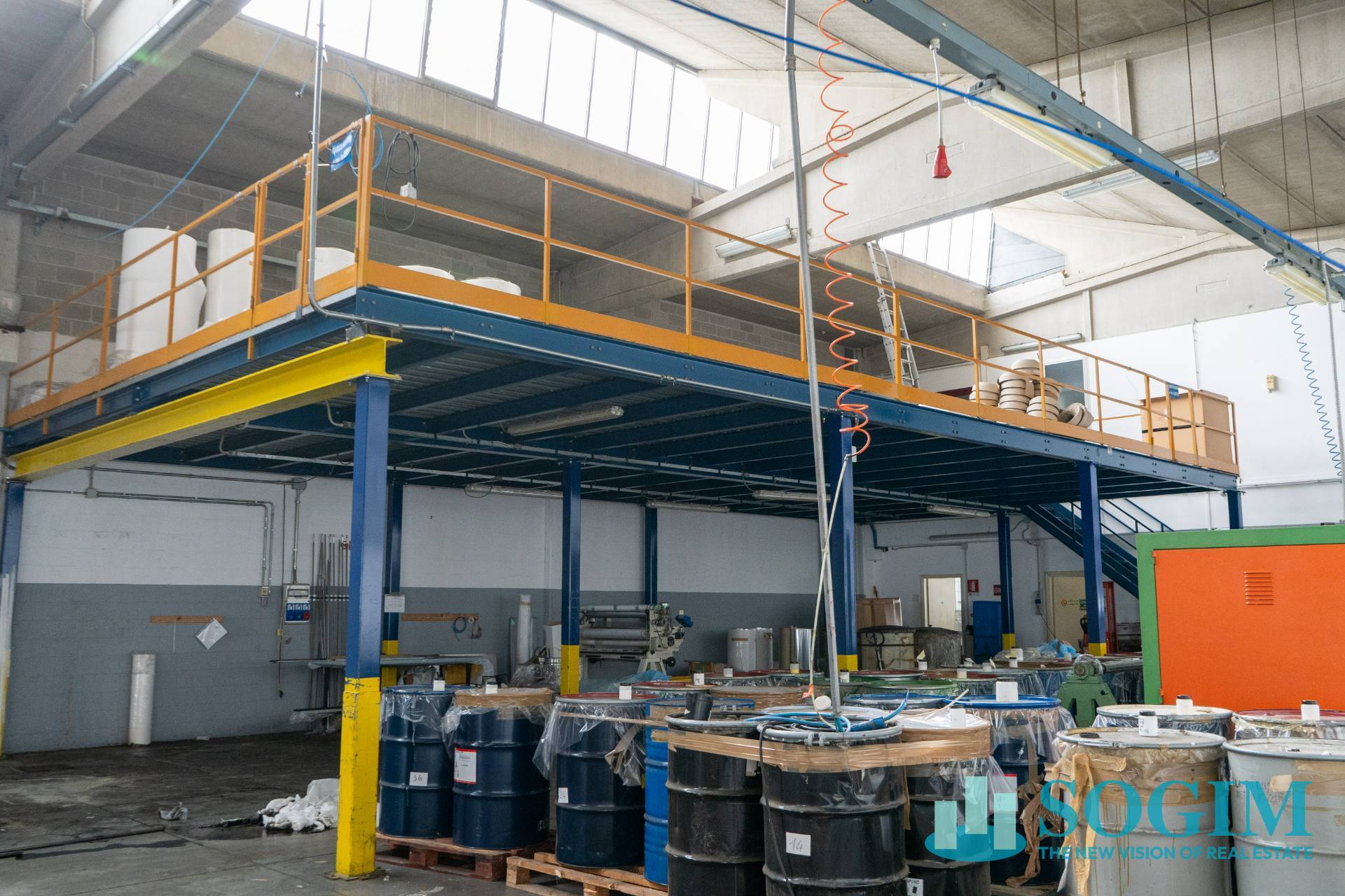 Capannone in vendita a Mozzate