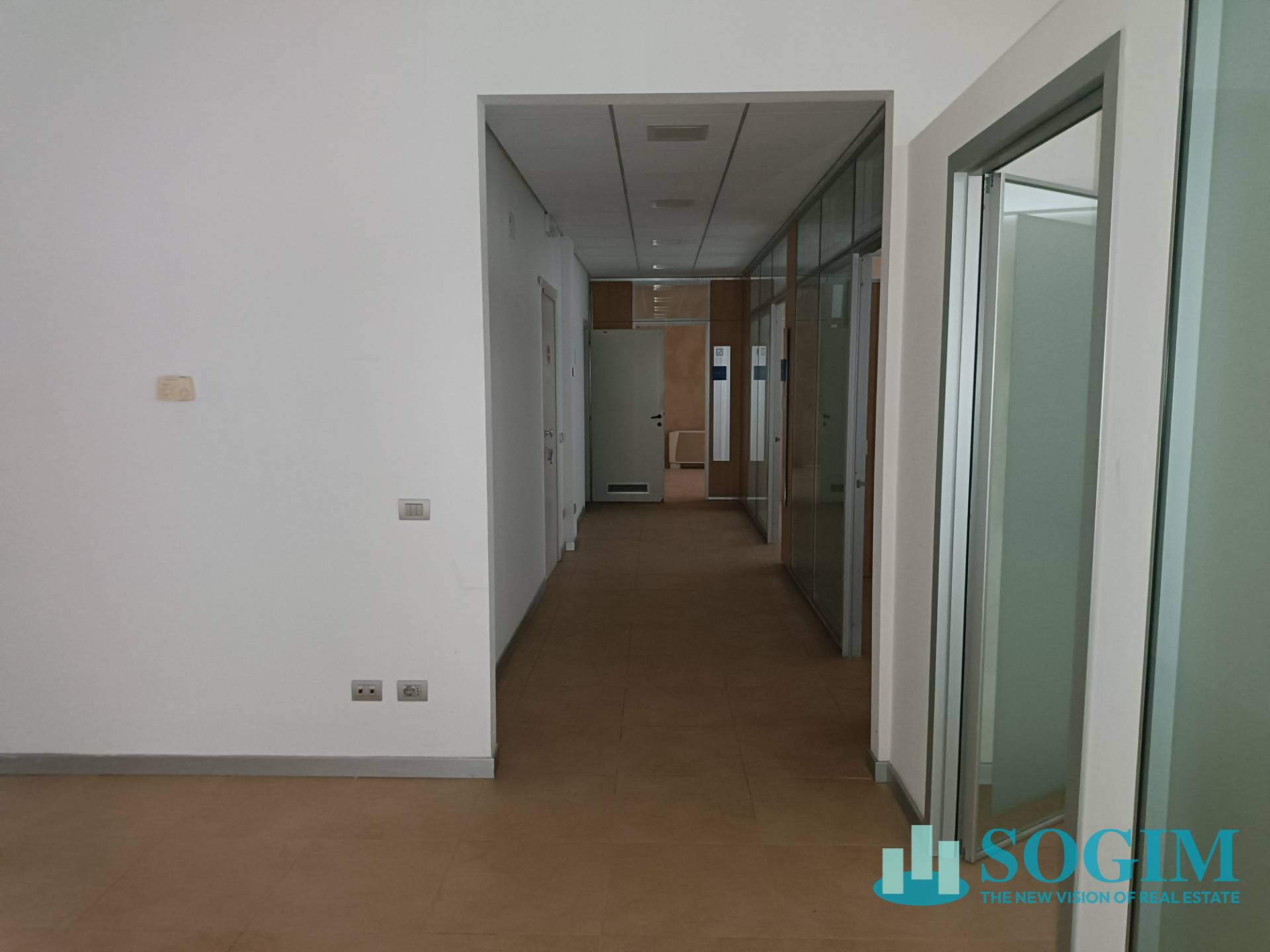 Immobile commerciale in affitto a Lurate Caccivio