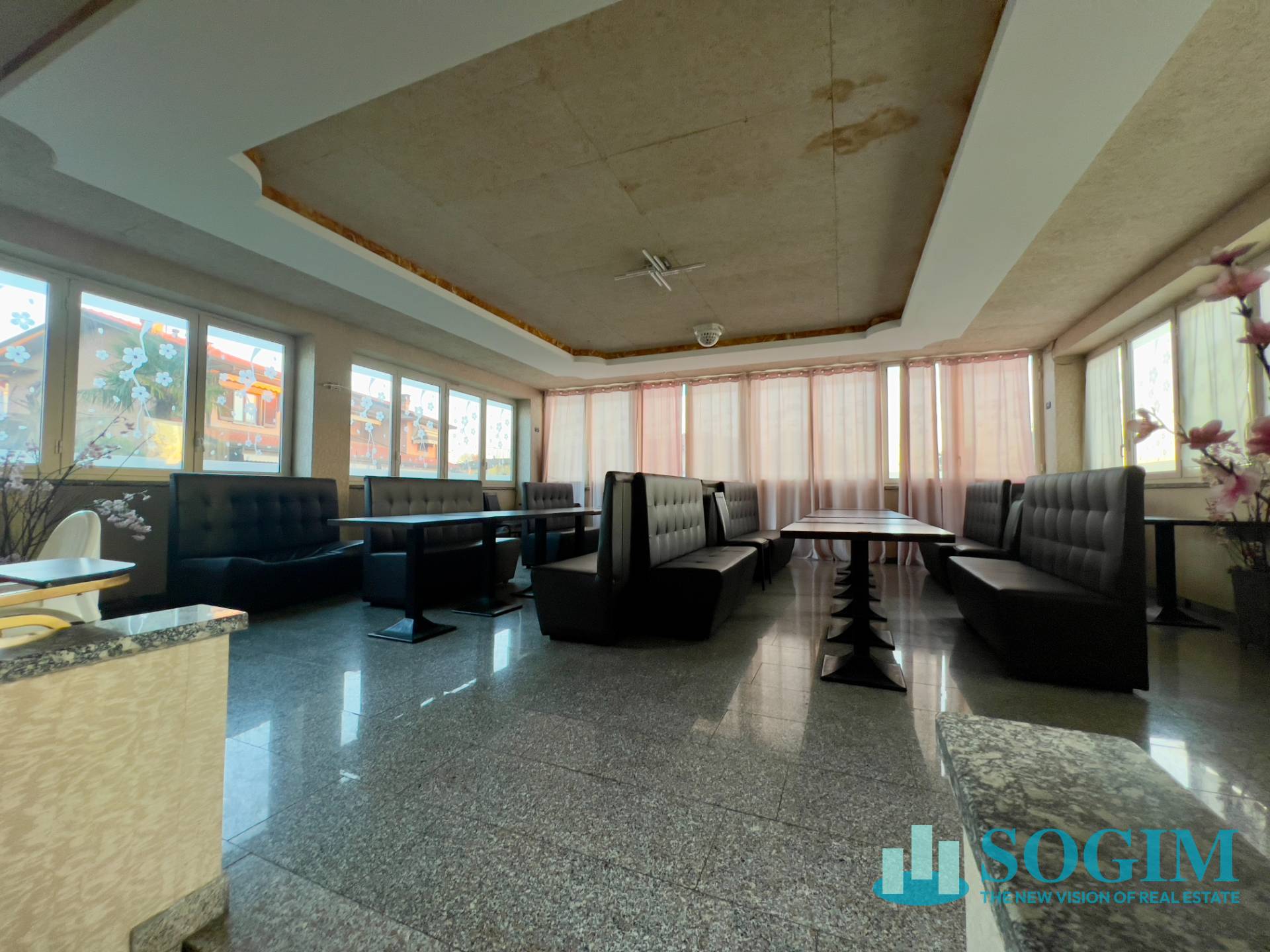 Immobile commerciale in vendita a Cermenate, Asnago