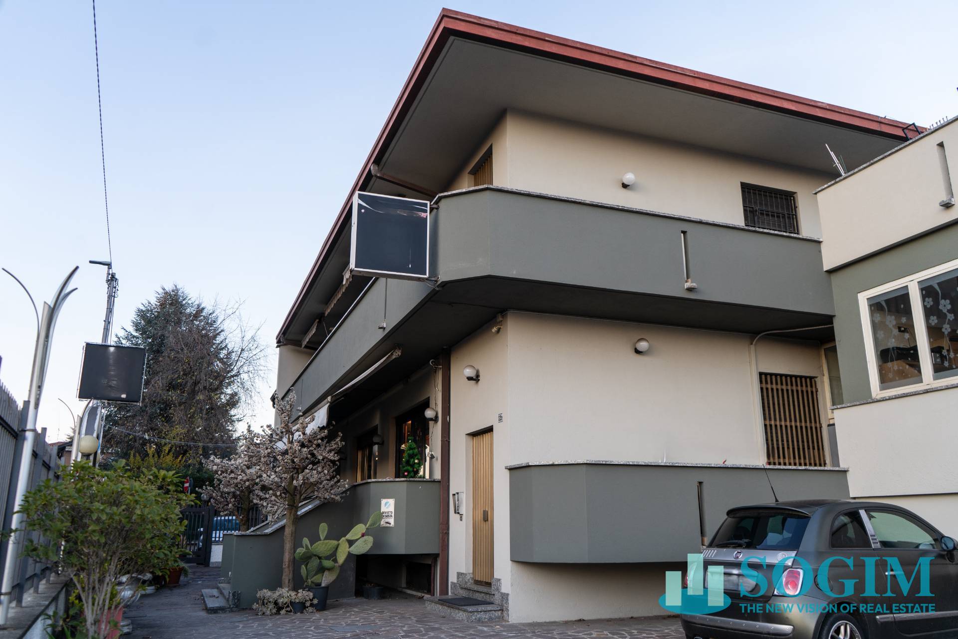 Immobile commerciale in vendita a Cermenate, Asnago