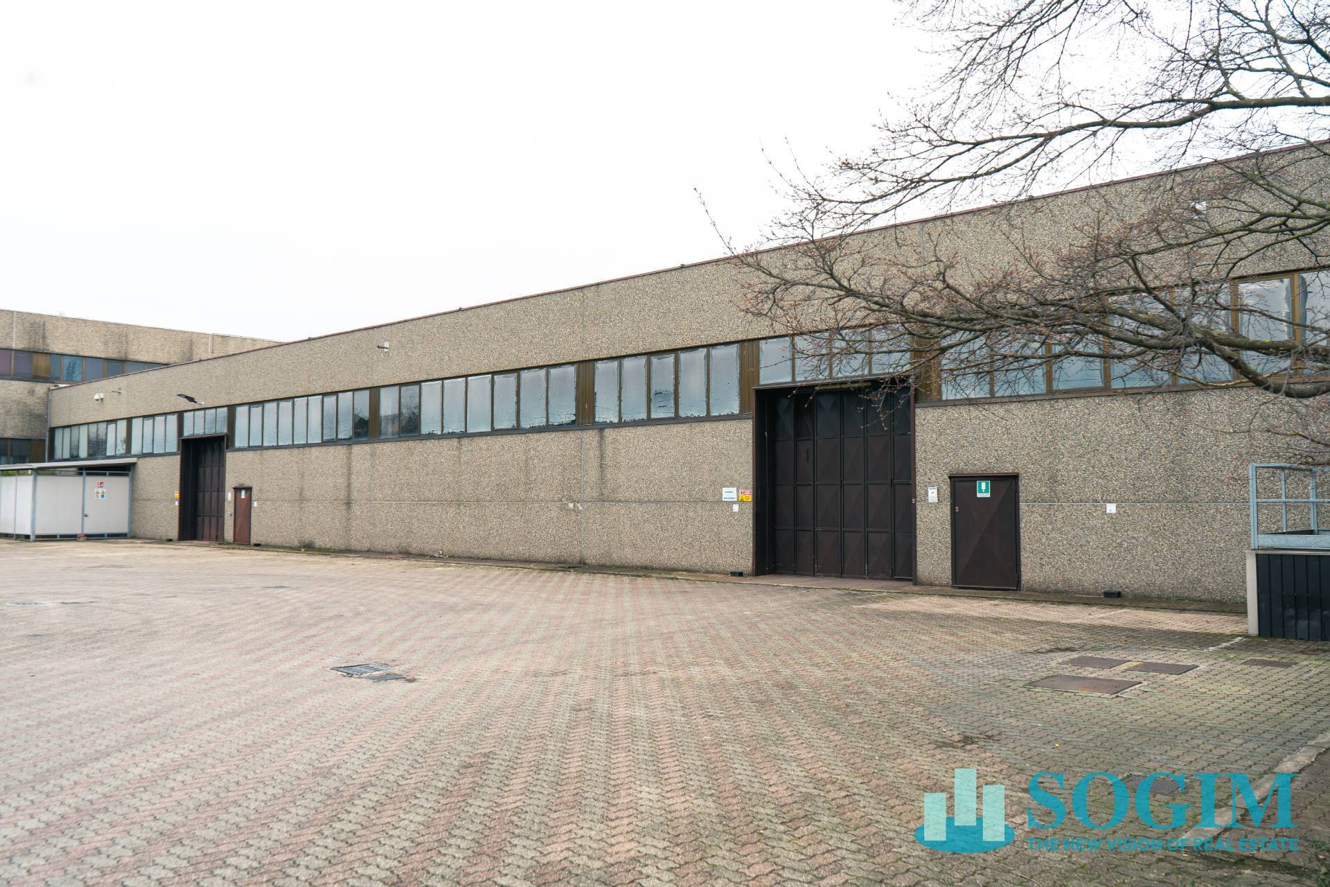 Capannone in affitto a Lurate Caccivio