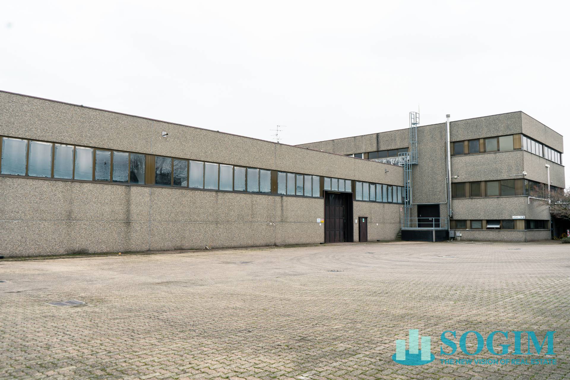 Capannone in affitto a Lurate Caccivio