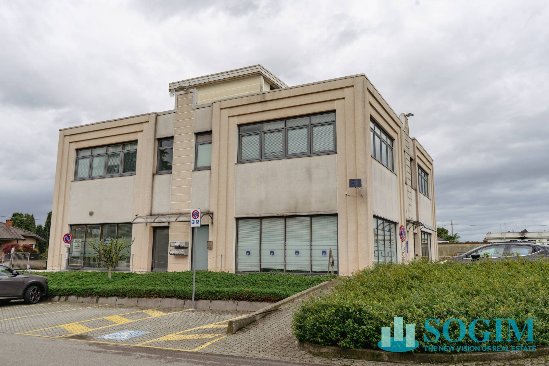 Ufficio in affitto a Fenegr