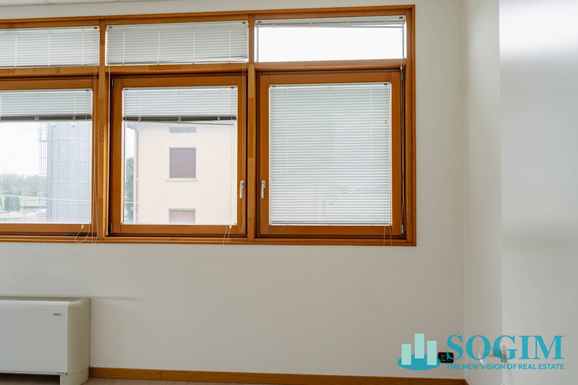 Ufficio in affitto a Fenegr