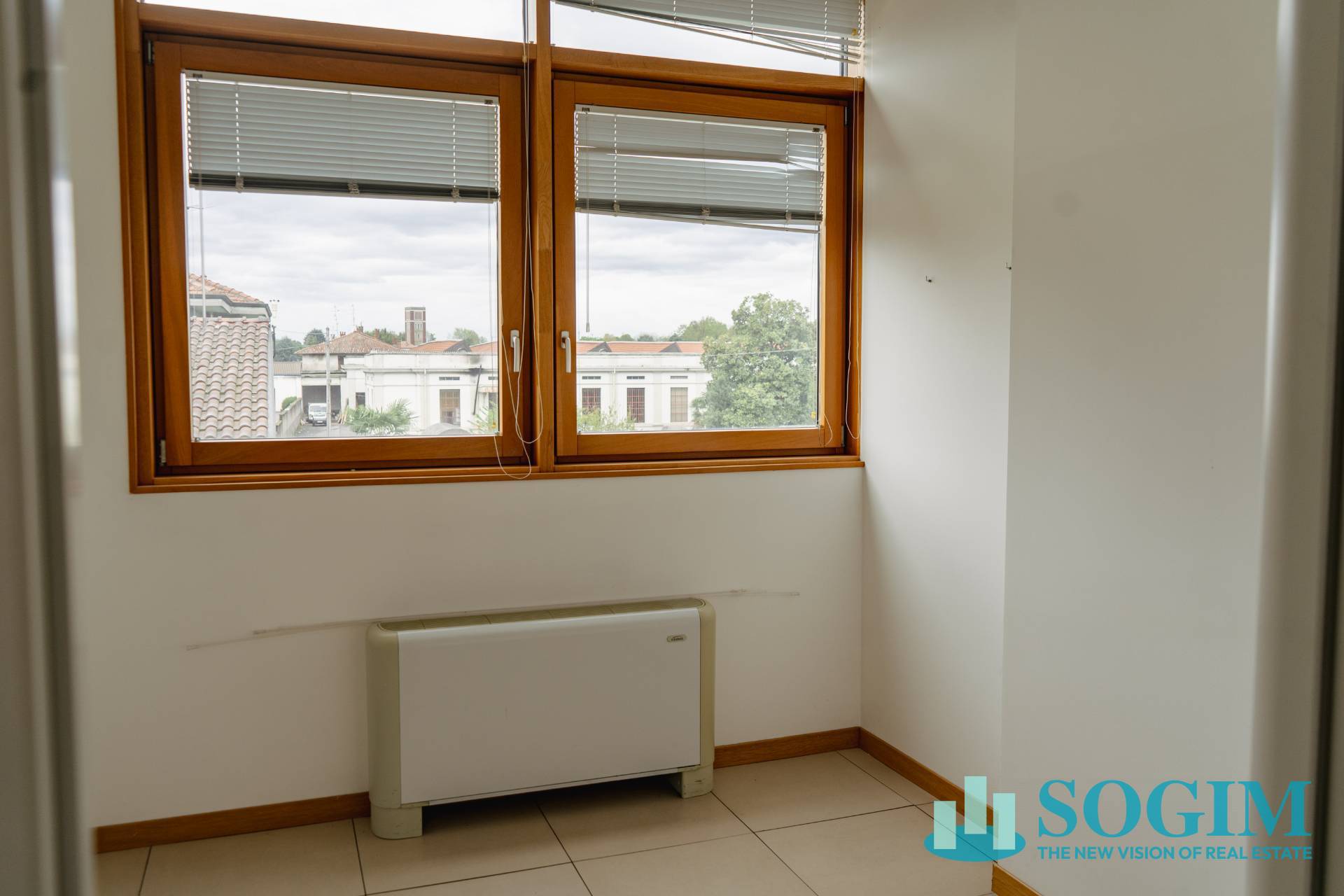 Ufficio in affitto a Fenegr