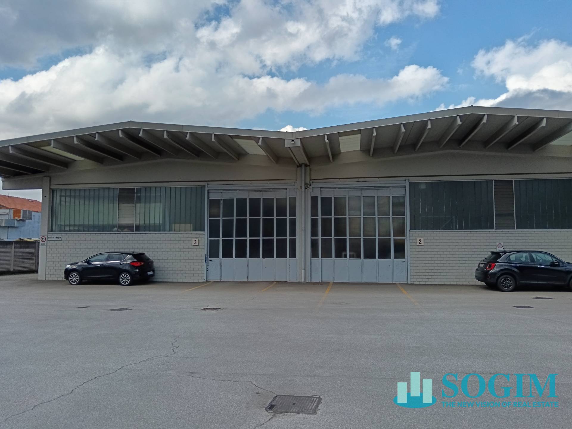 Capannone in vendita a Cabiate