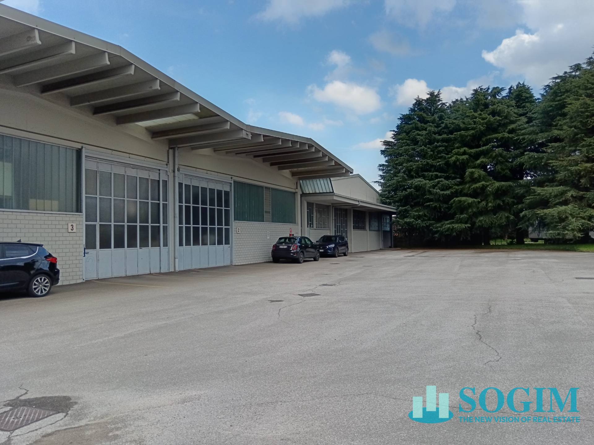 Capannone in vendita a Cabiate