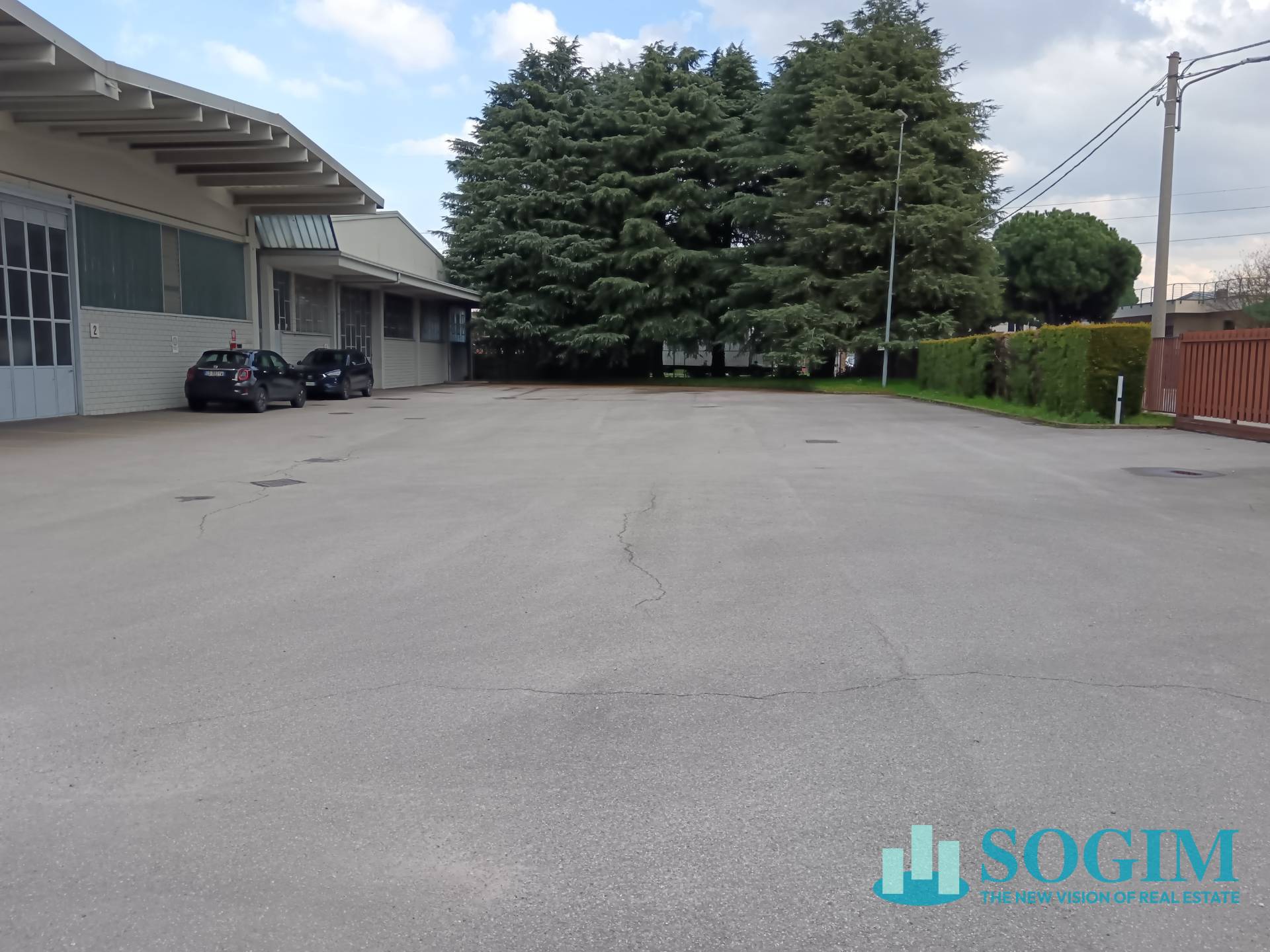 Capannone in vendita a Cabiate