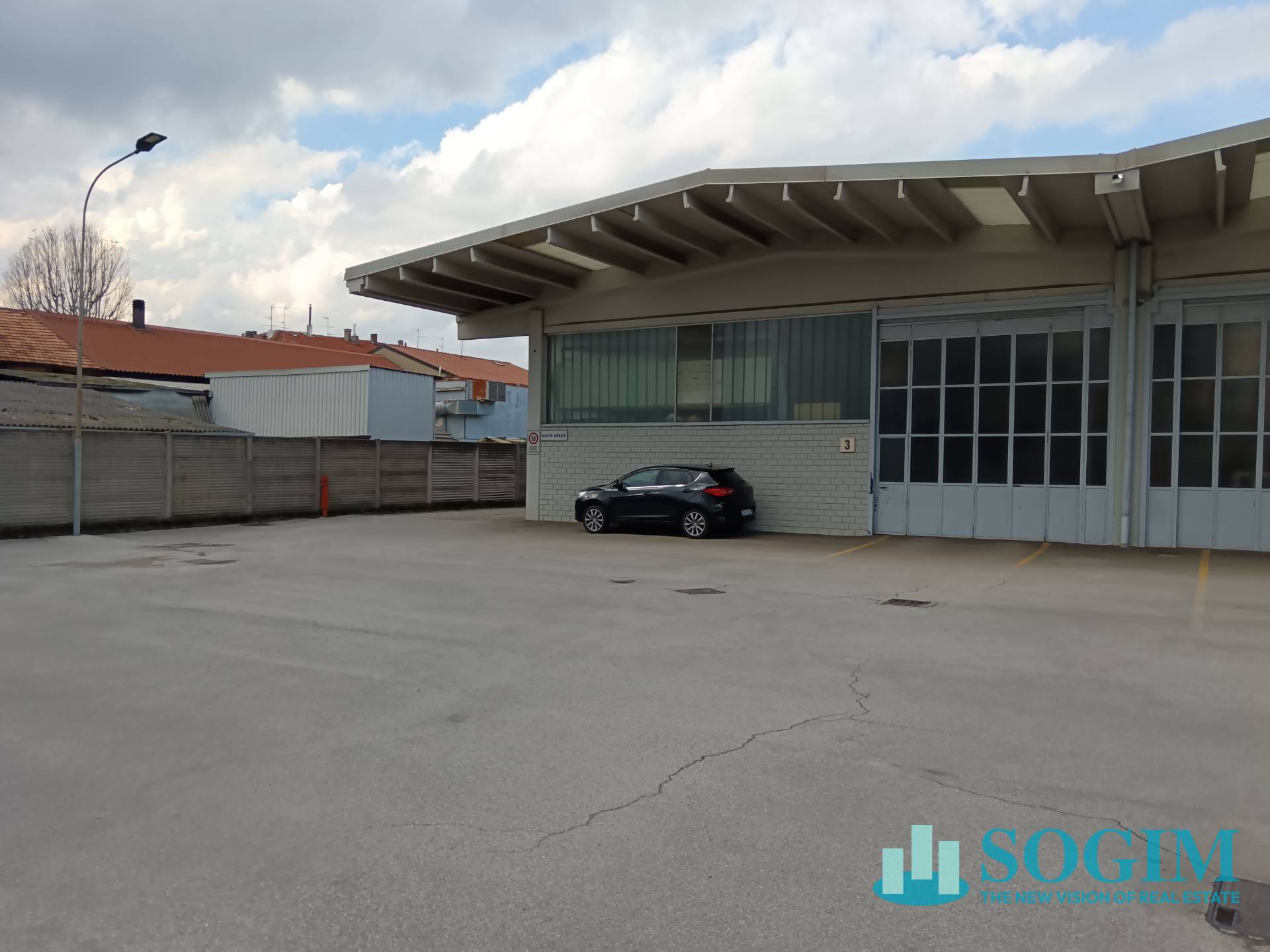 Capannone in vendita a Cabiate