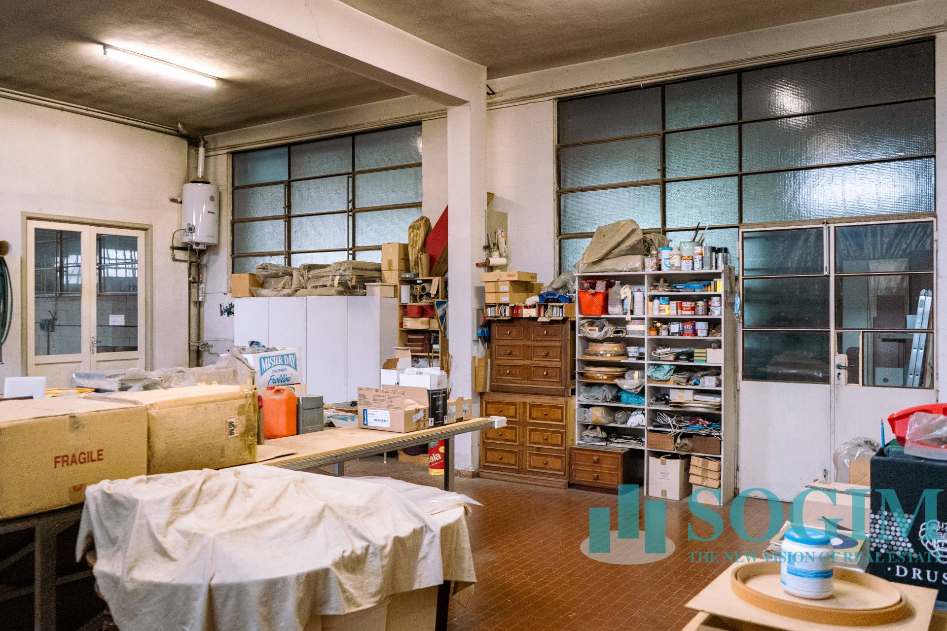 Capannone + Palazzina Uffici in vendita a Cant