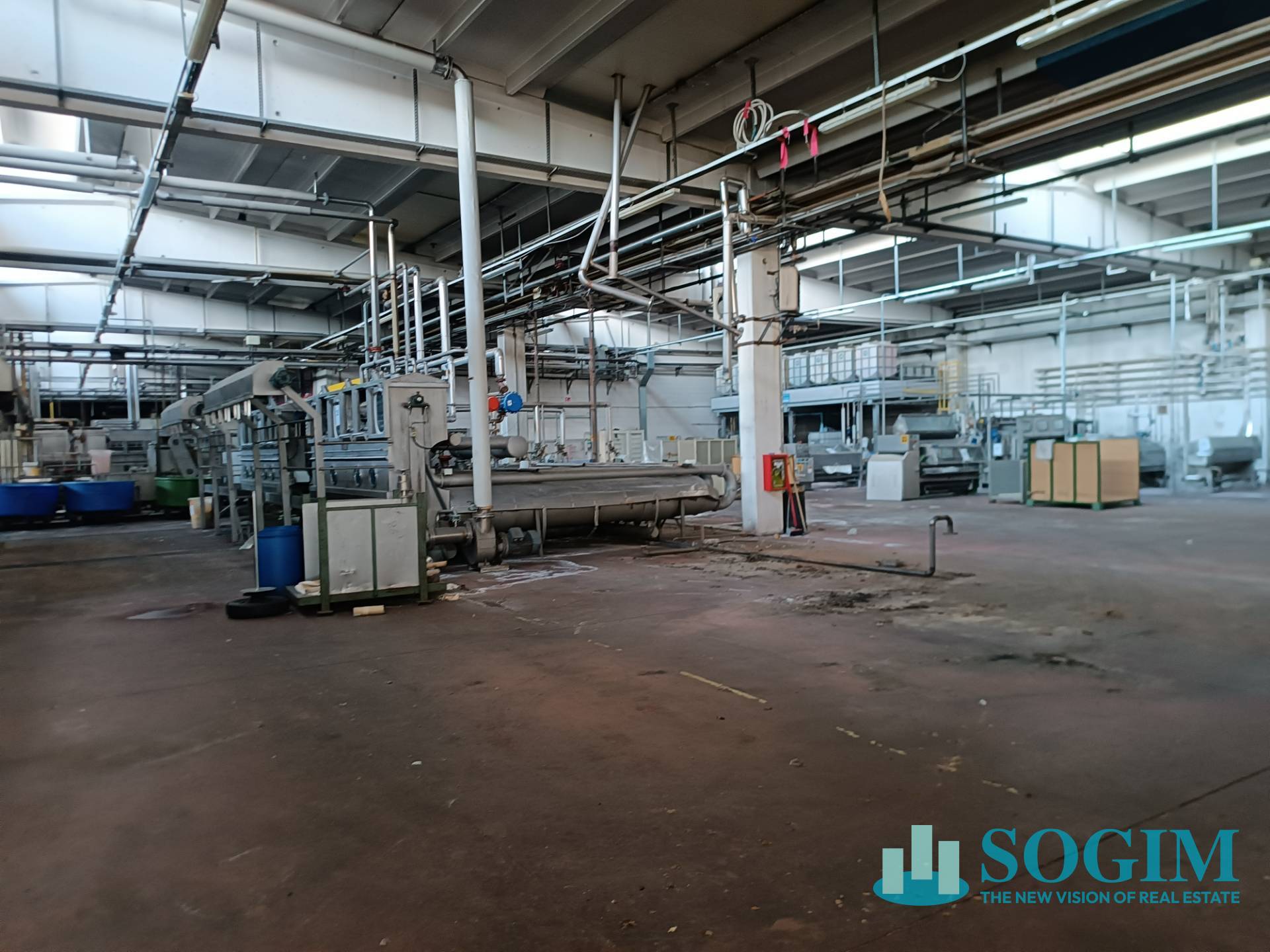 Capannone in vendita a Casnate con Bernate