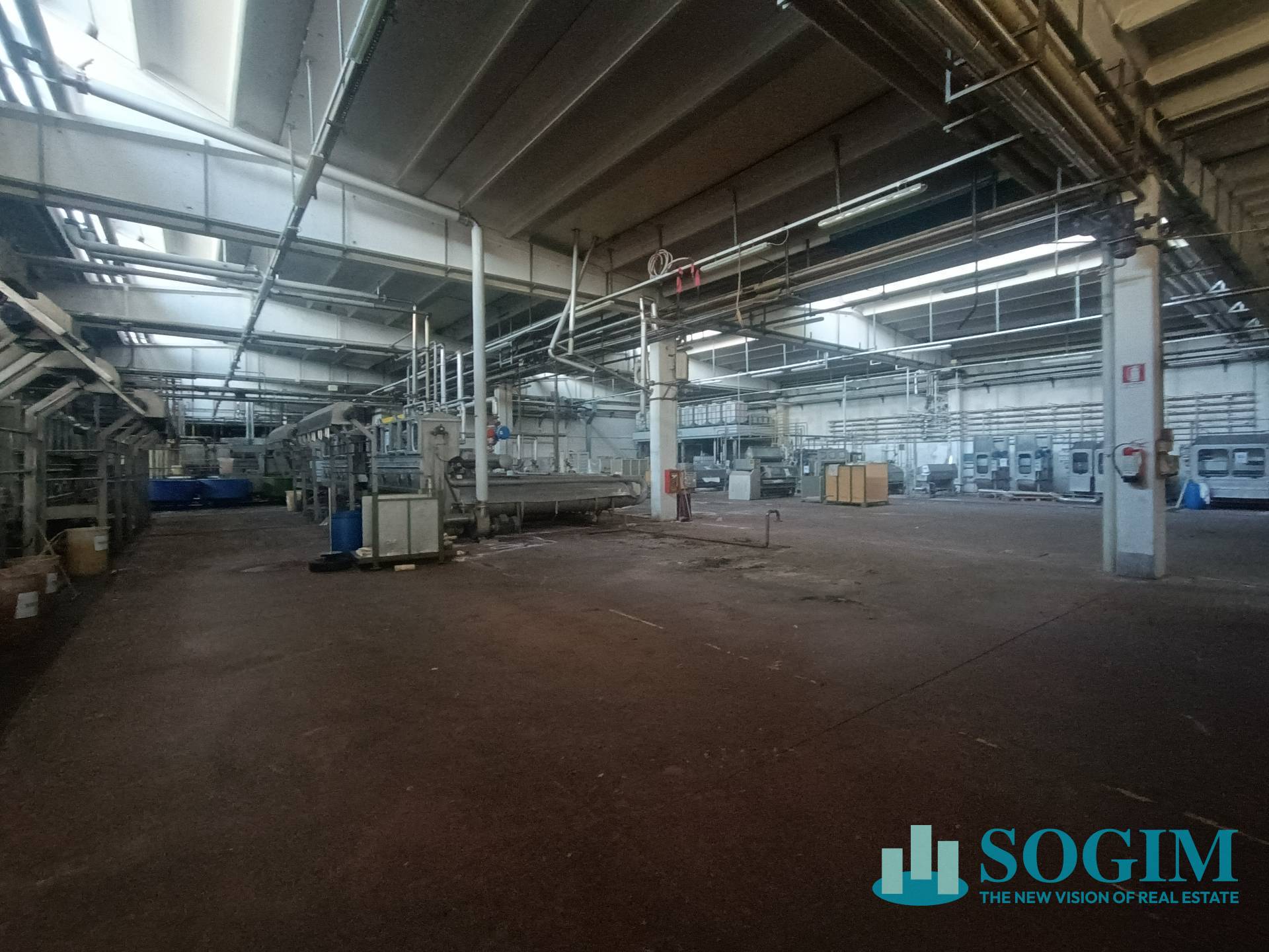 Capannone in vendita a Casnate con Bernate