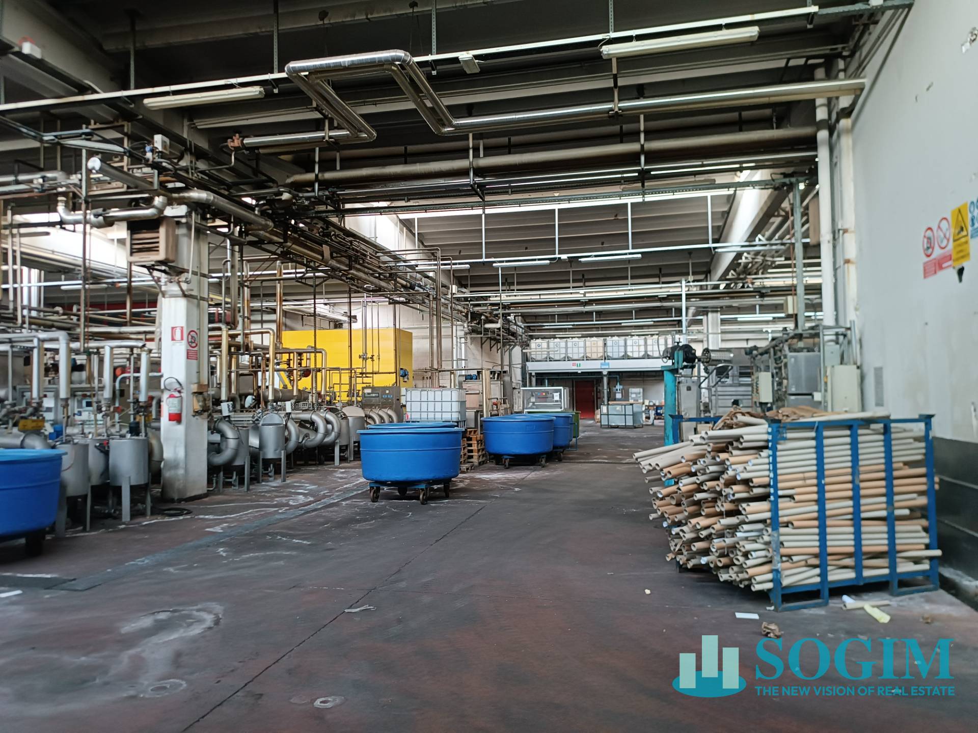 Capannone in vendita a Casnate con Bernate