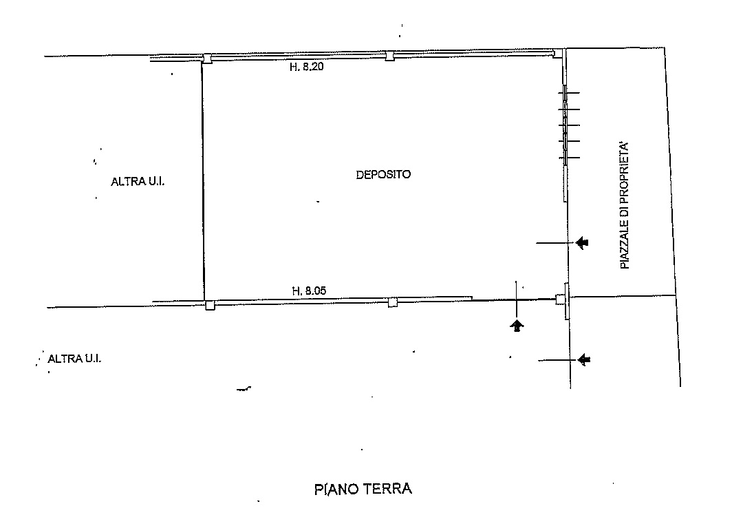 Capannone in vendita a Carugo