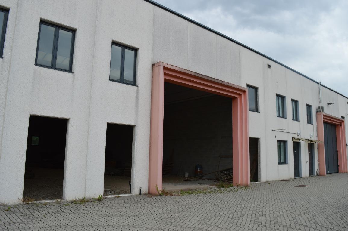 Capannone in vendita a Cant