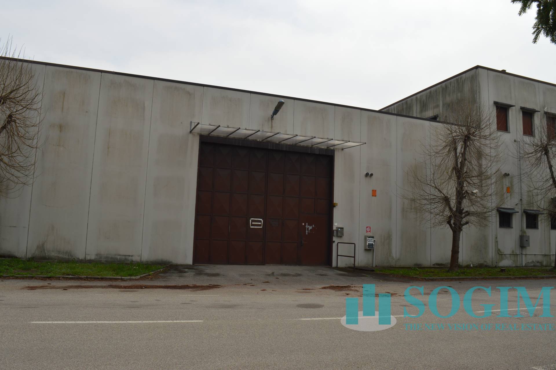 Capannone in vendita a Olgiate Comasco