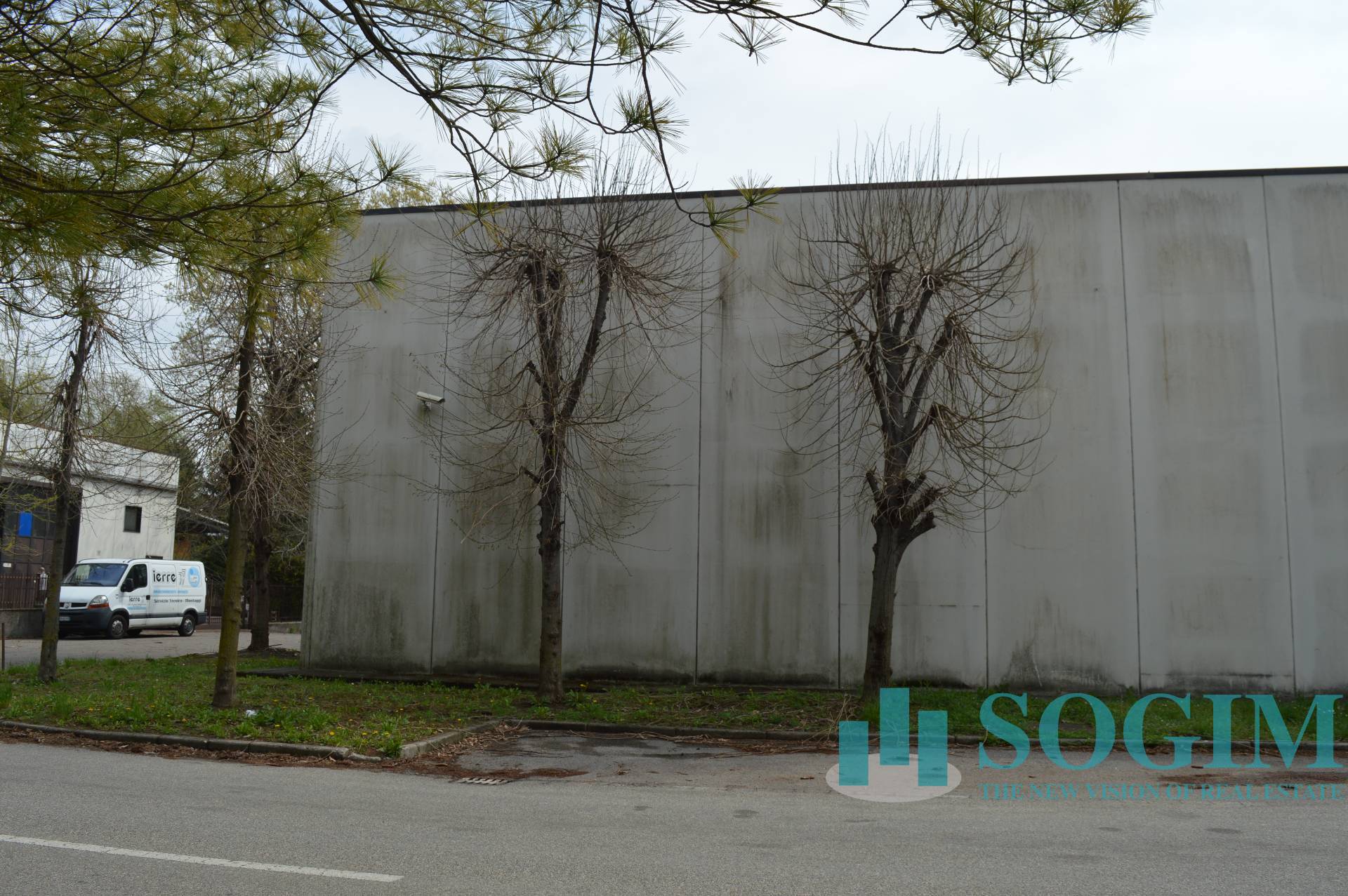 Capannone in vendita a Olgiate Comasco