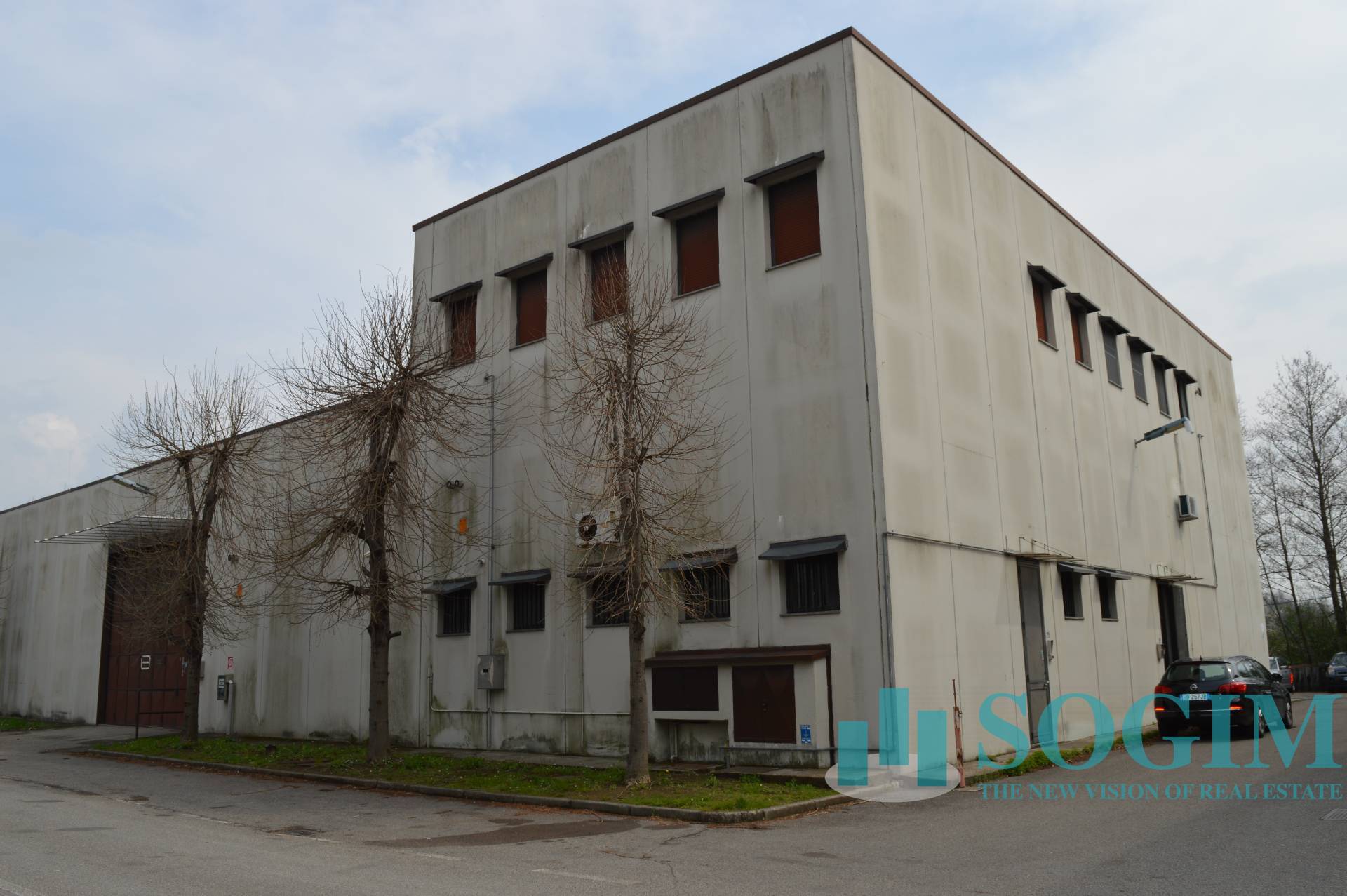 Capannone in vendita a Olgiate Comasco