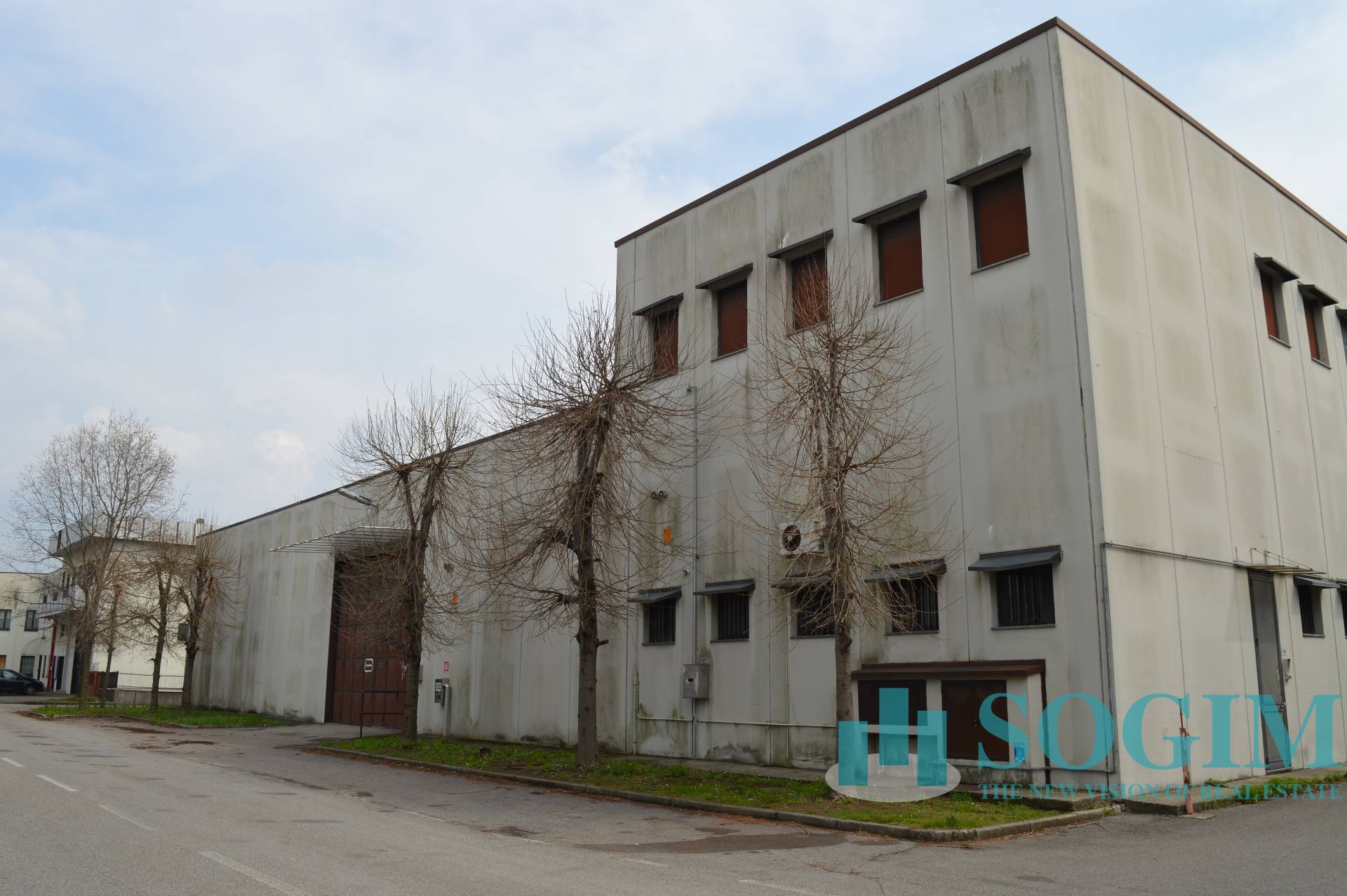 Capannone in vendita a Olgiate Comasco