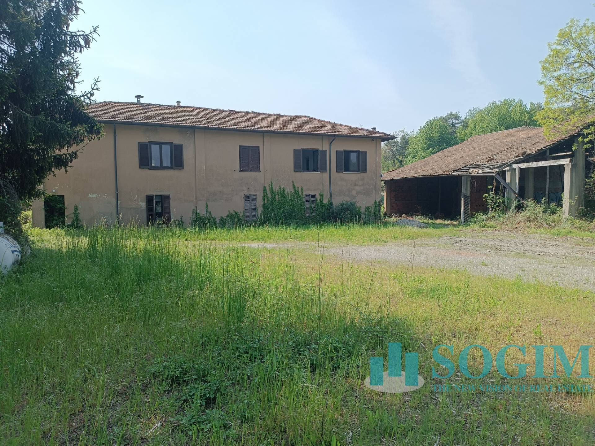 Terreno commerciale in vendita a Oltrona di San Mamette