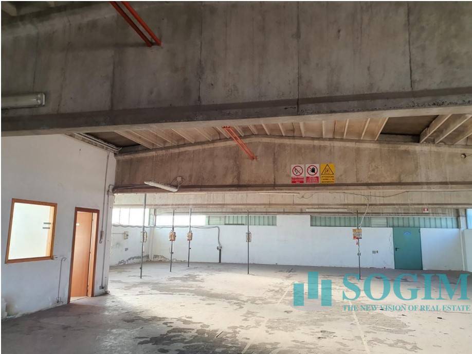 Capannone in affitto a Vertemate con Minoprio