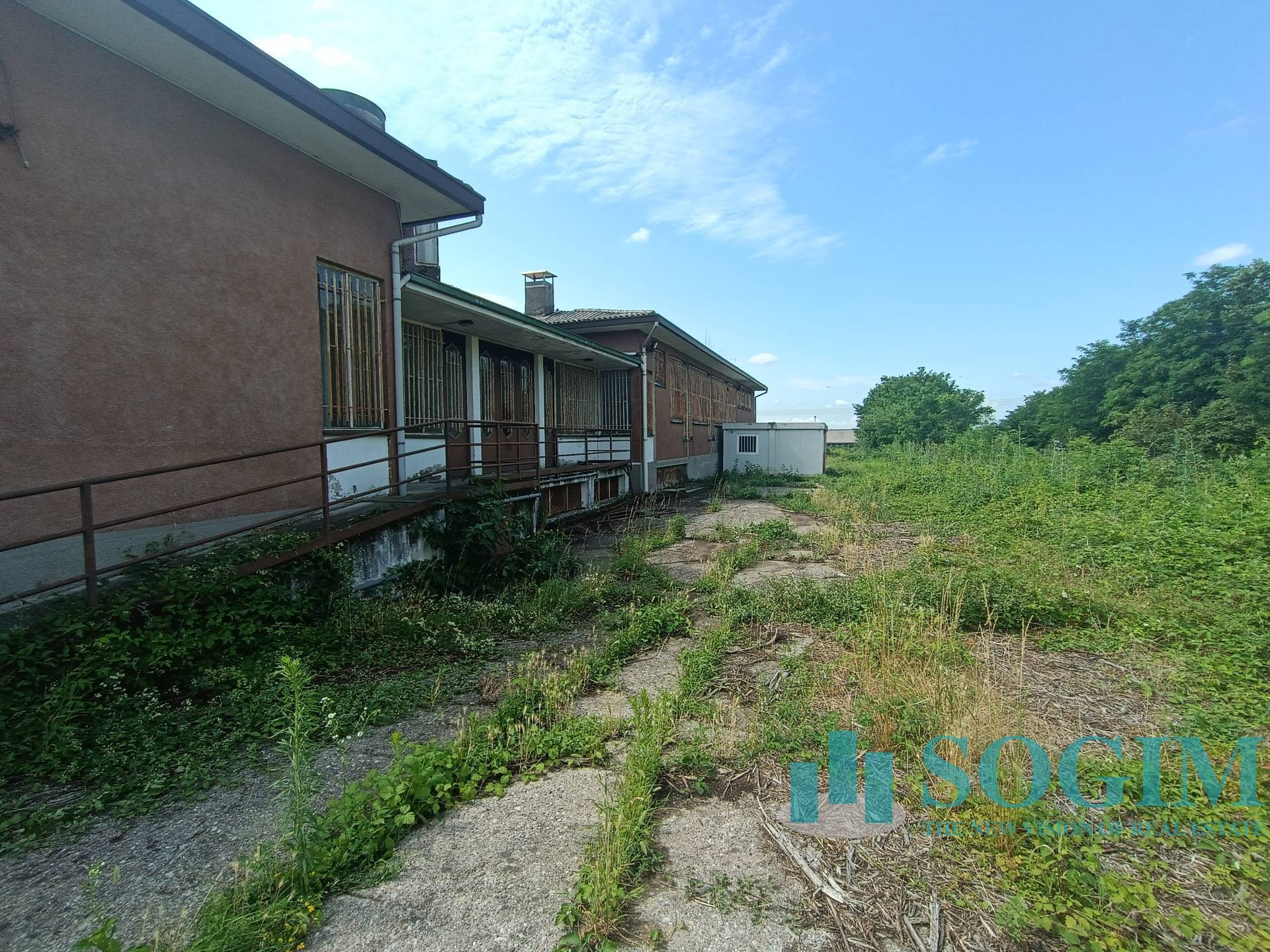 Capannone in vendita a Binago