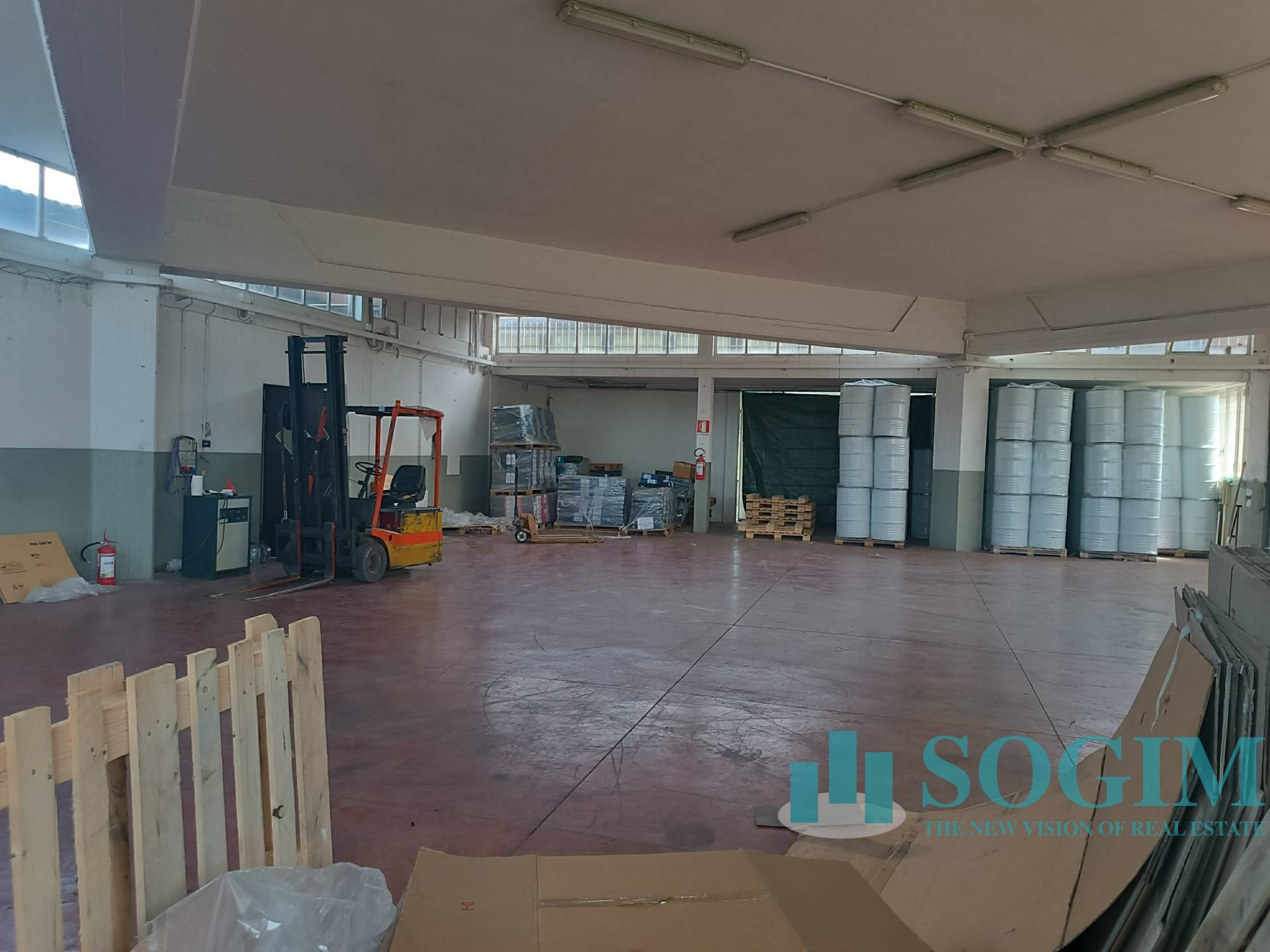 Capannone in vendita a Binago