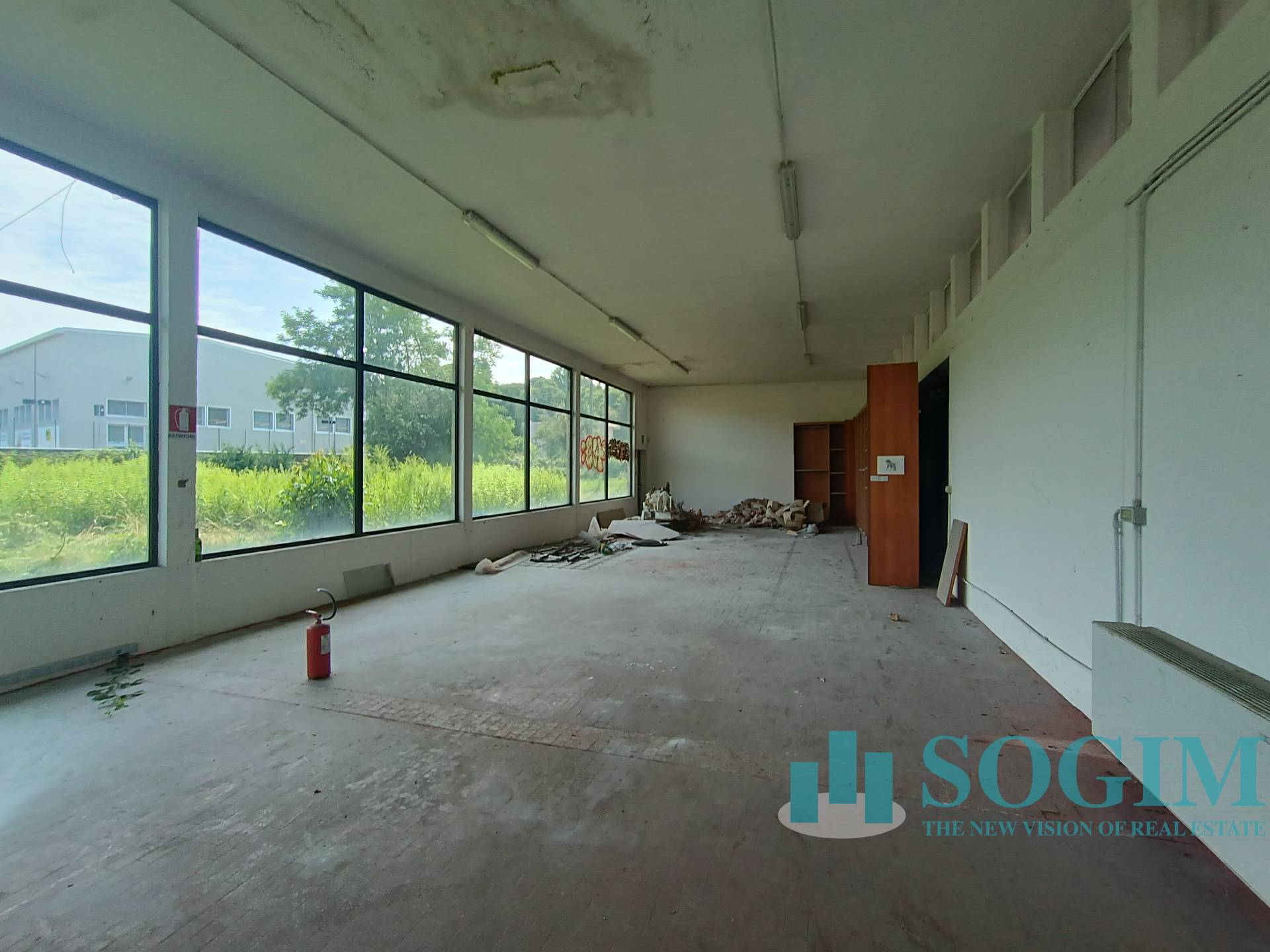 Capannone in vendita a Binago