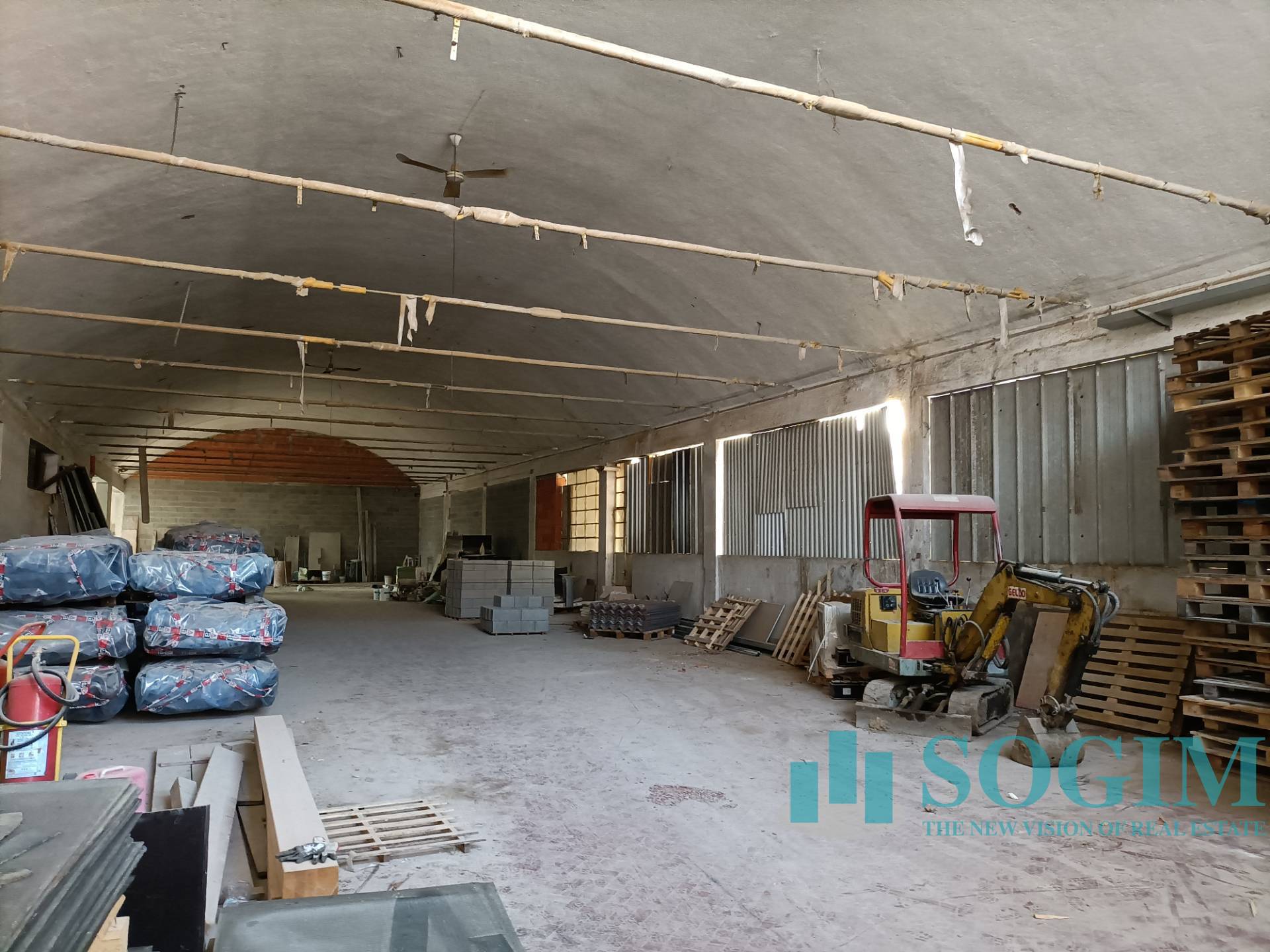 Capannone in vendita a Inverigo