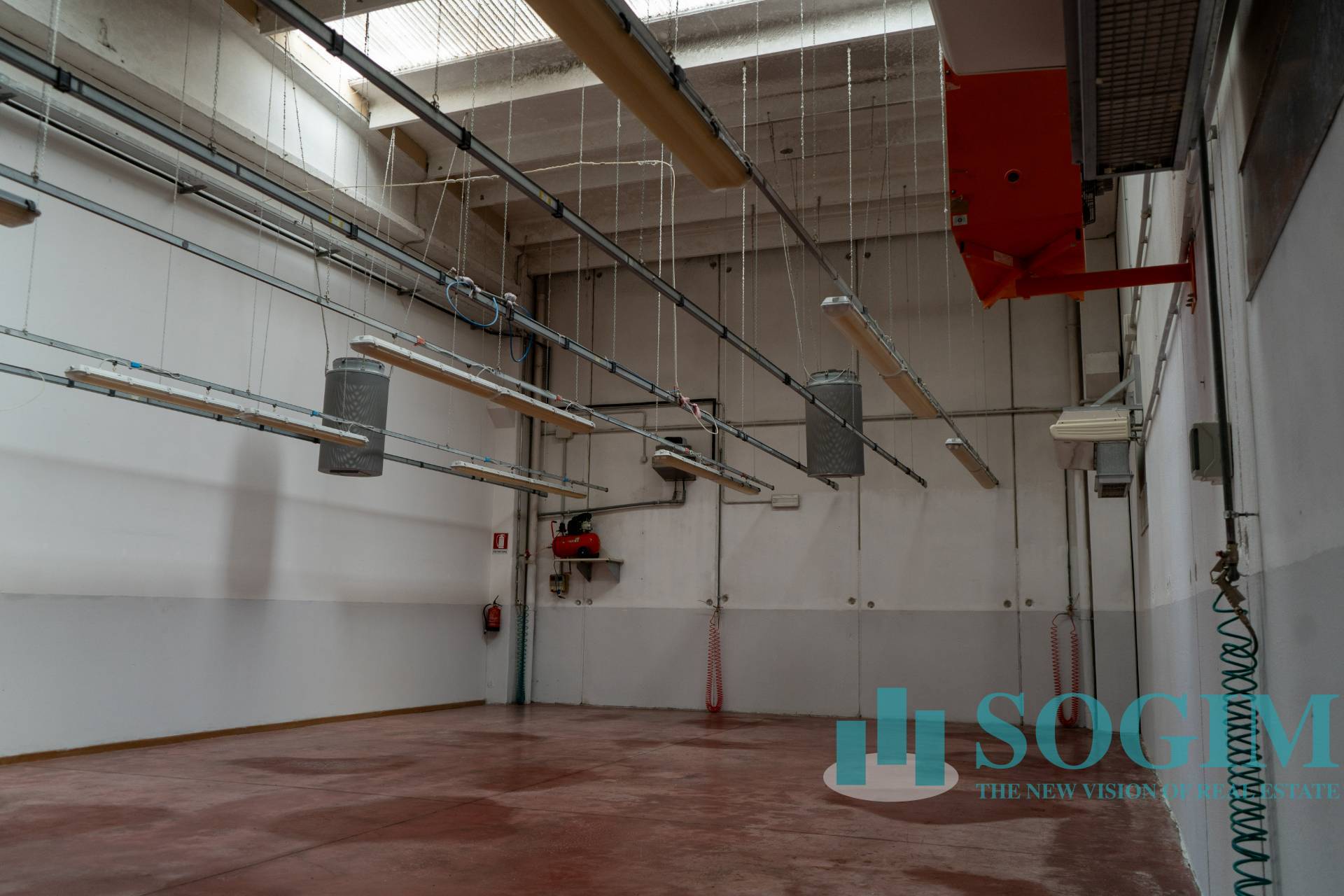 Capannone in vendita a Oltrona di San Mamette