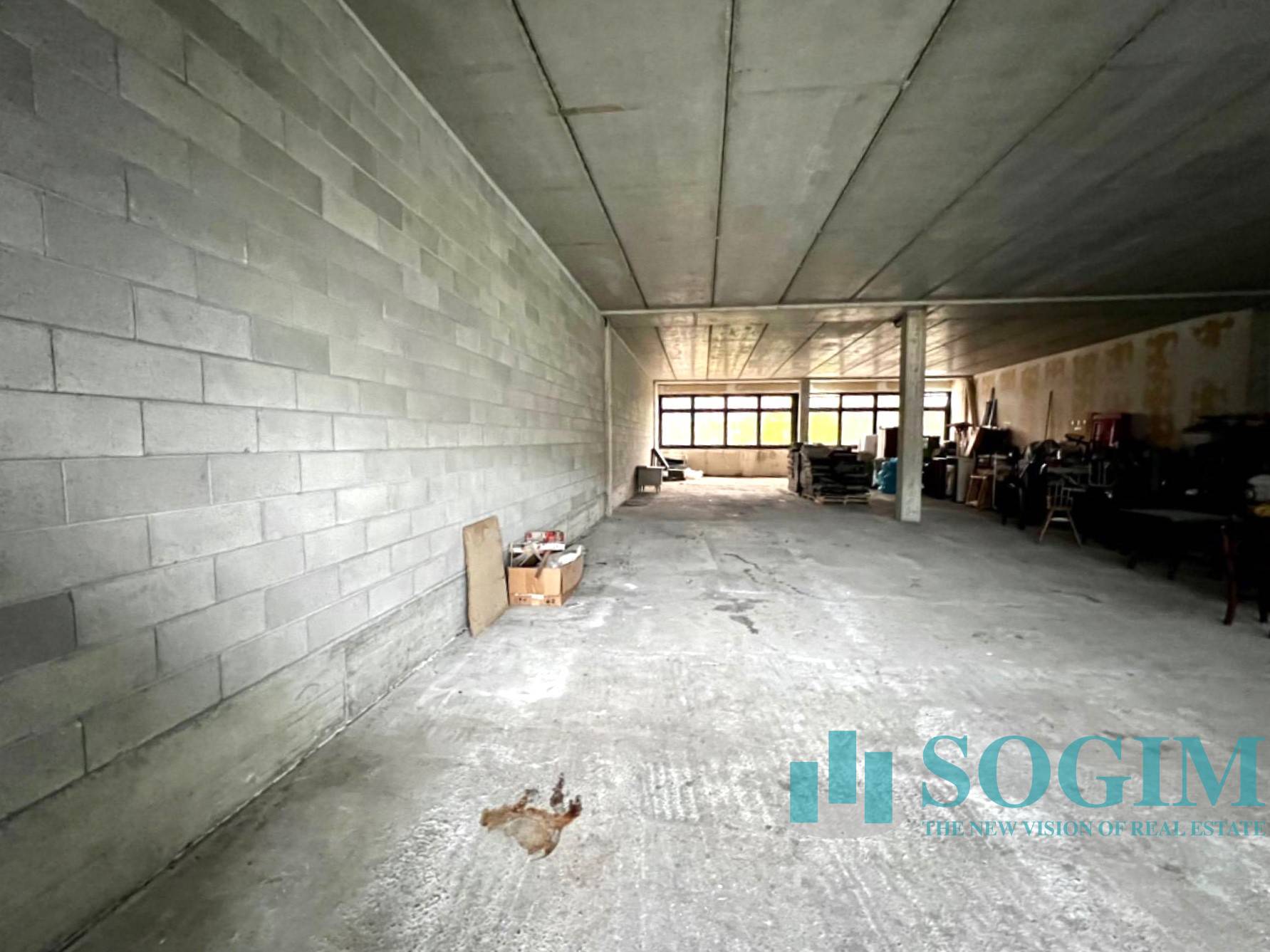 Deposito/Magazzino in vendita a Senna Comasco