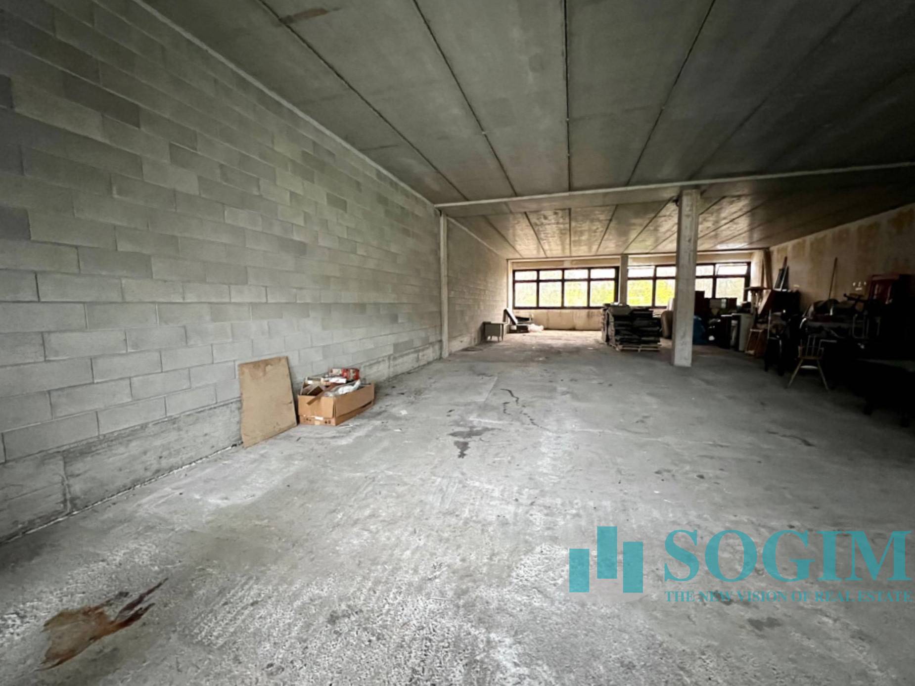 Deposito/Magazzino in vendita a Senna Comasco