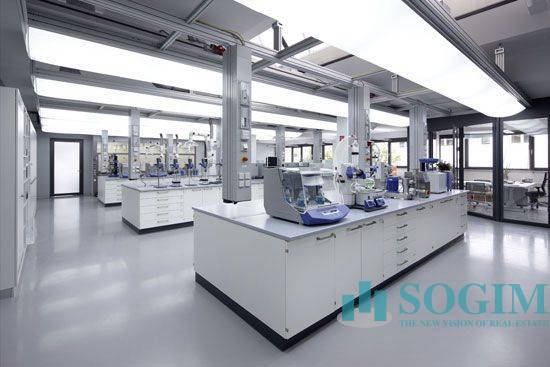 Immobile commerciale in affitto a Figino Serenza