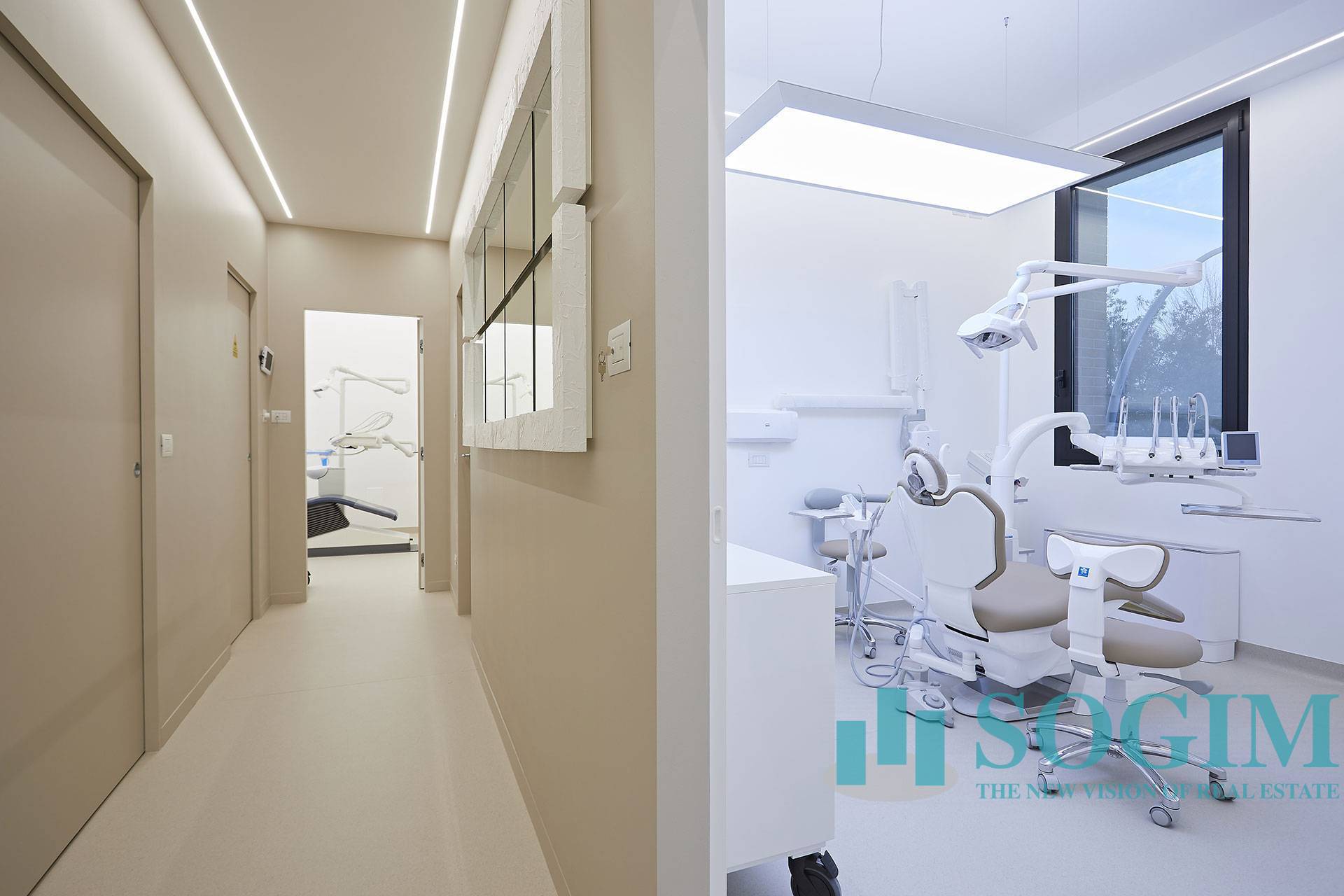 Immobile commerciale in affitto a Figino Serenza