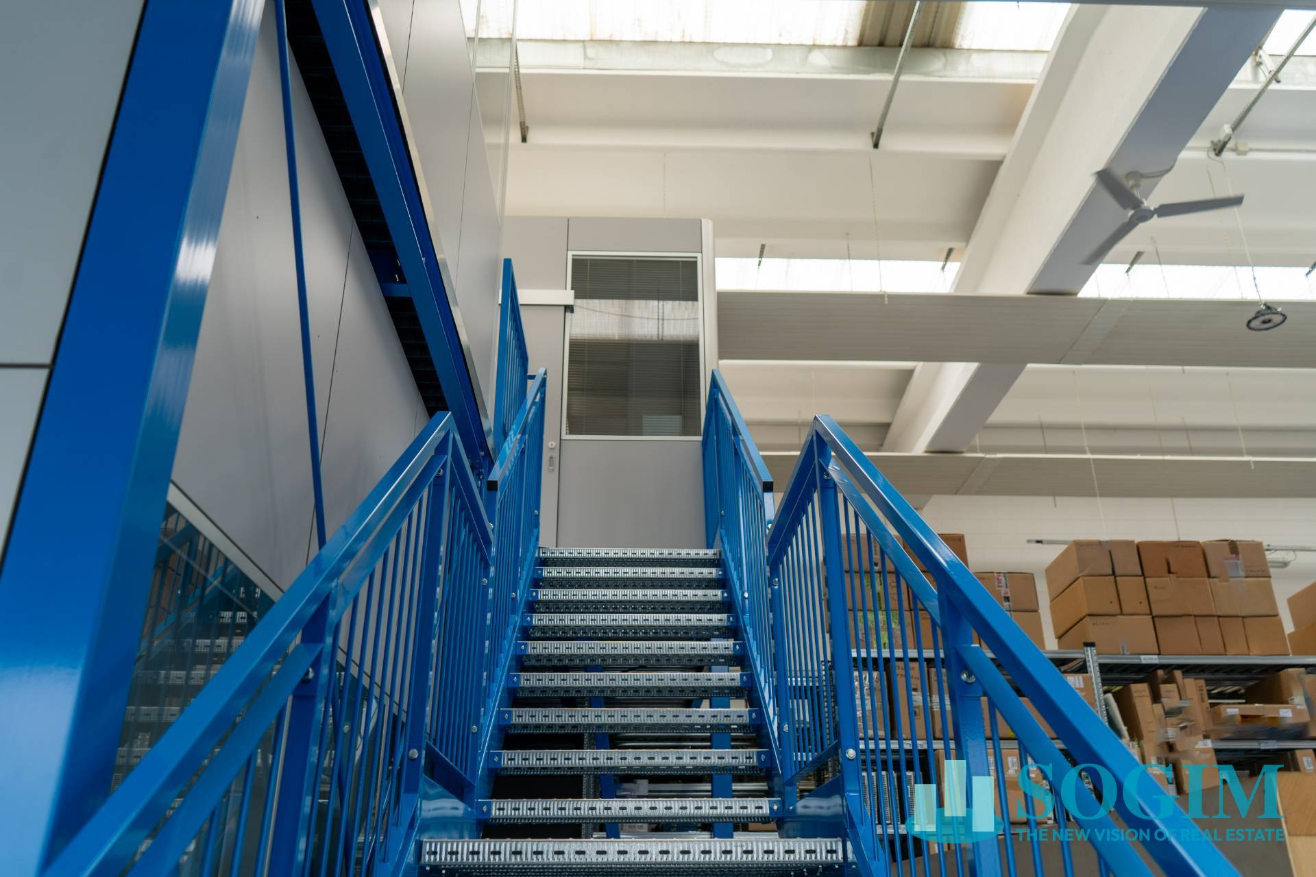 Capannone in vendita a Turate