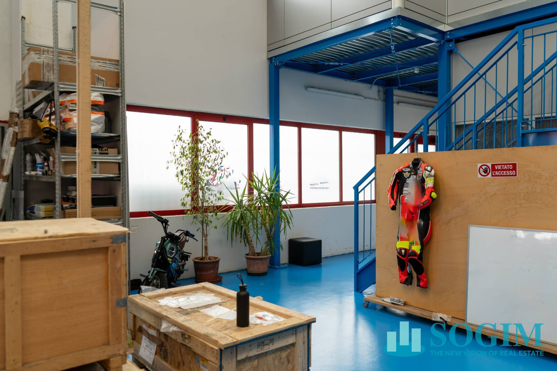 Capannone in vendita a Turate