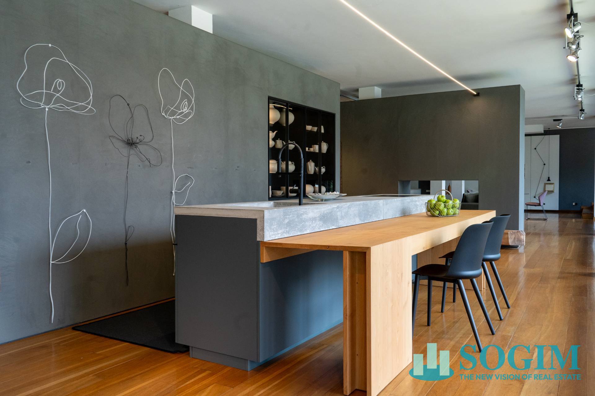 Immobile commerciale in affitto a Alzate Brianza