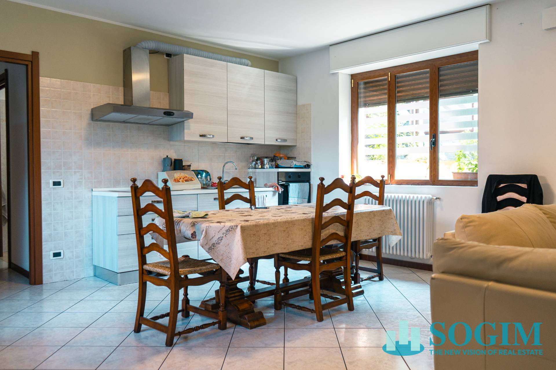 Palazzo in vendita a Figino Serenza