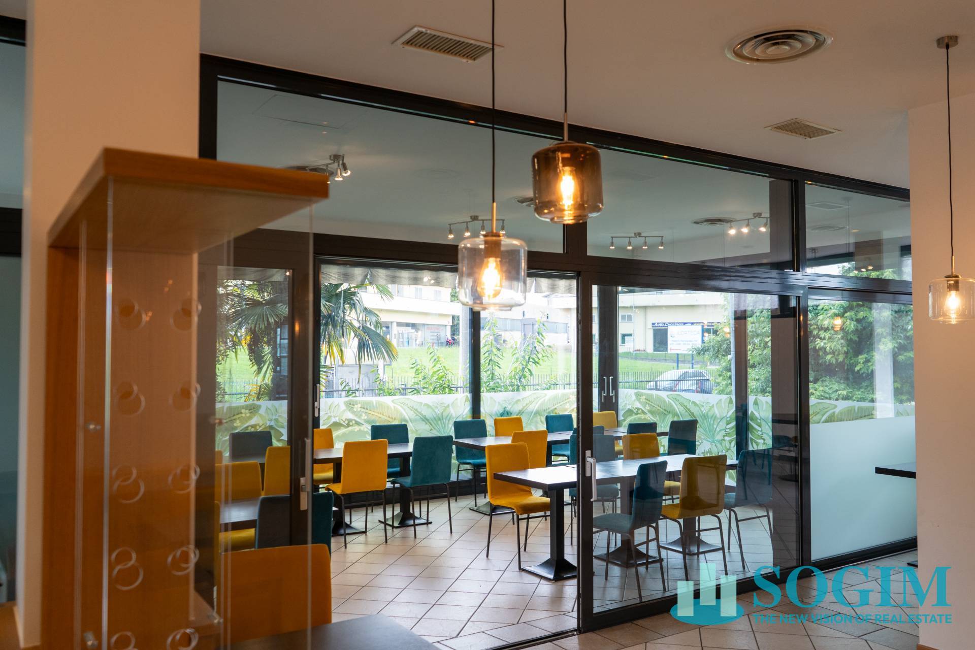 Immobile commerciale in vendita a Cucciago