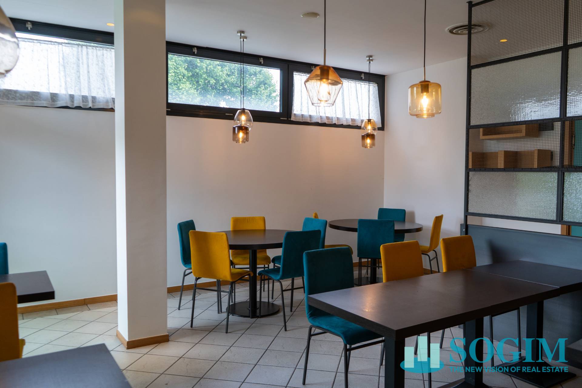 Immobile commerciale in vendita a Cucciago